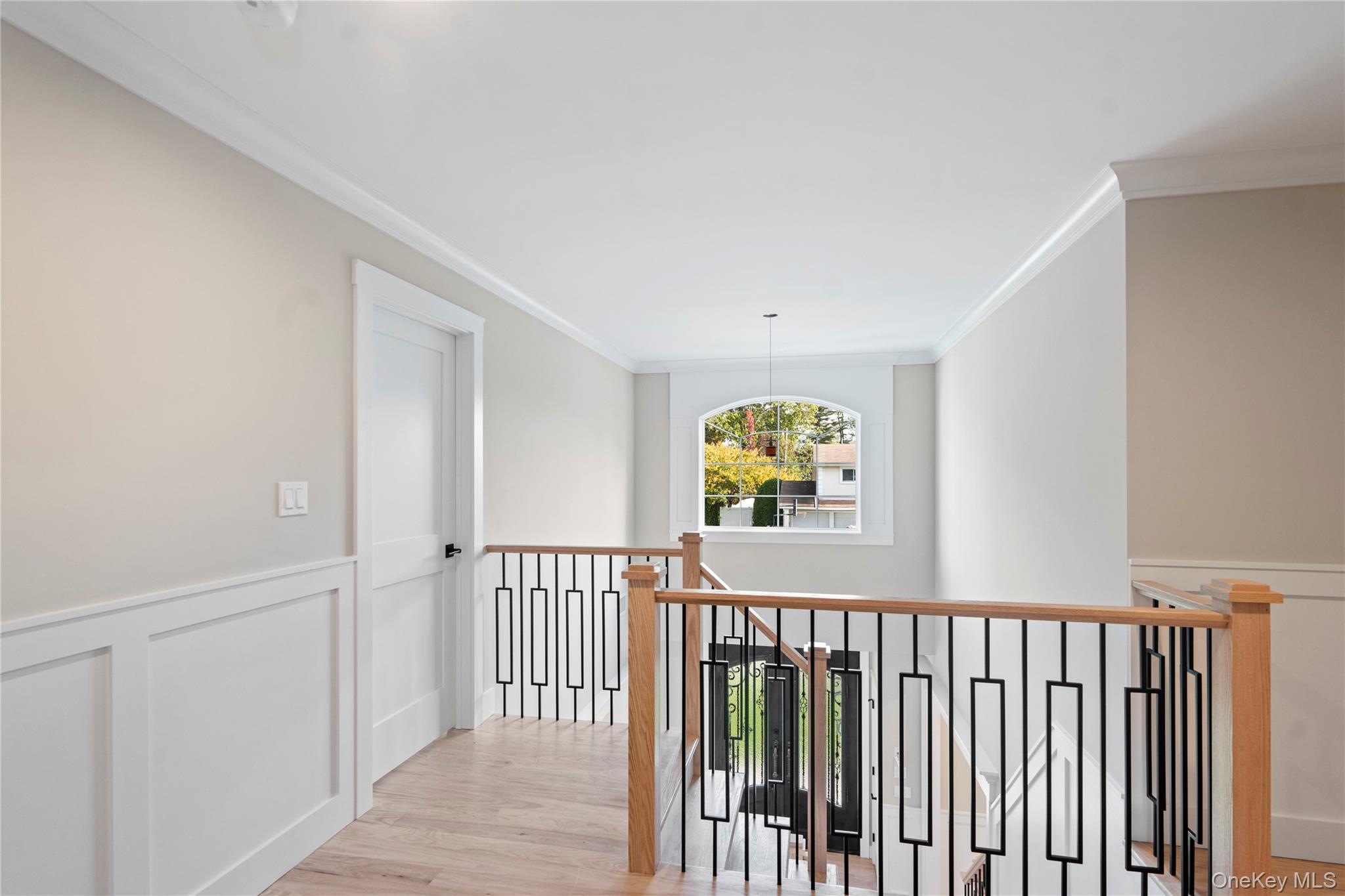 Single Family Westchester Nassau County, NY 11753, MLS-894303-24