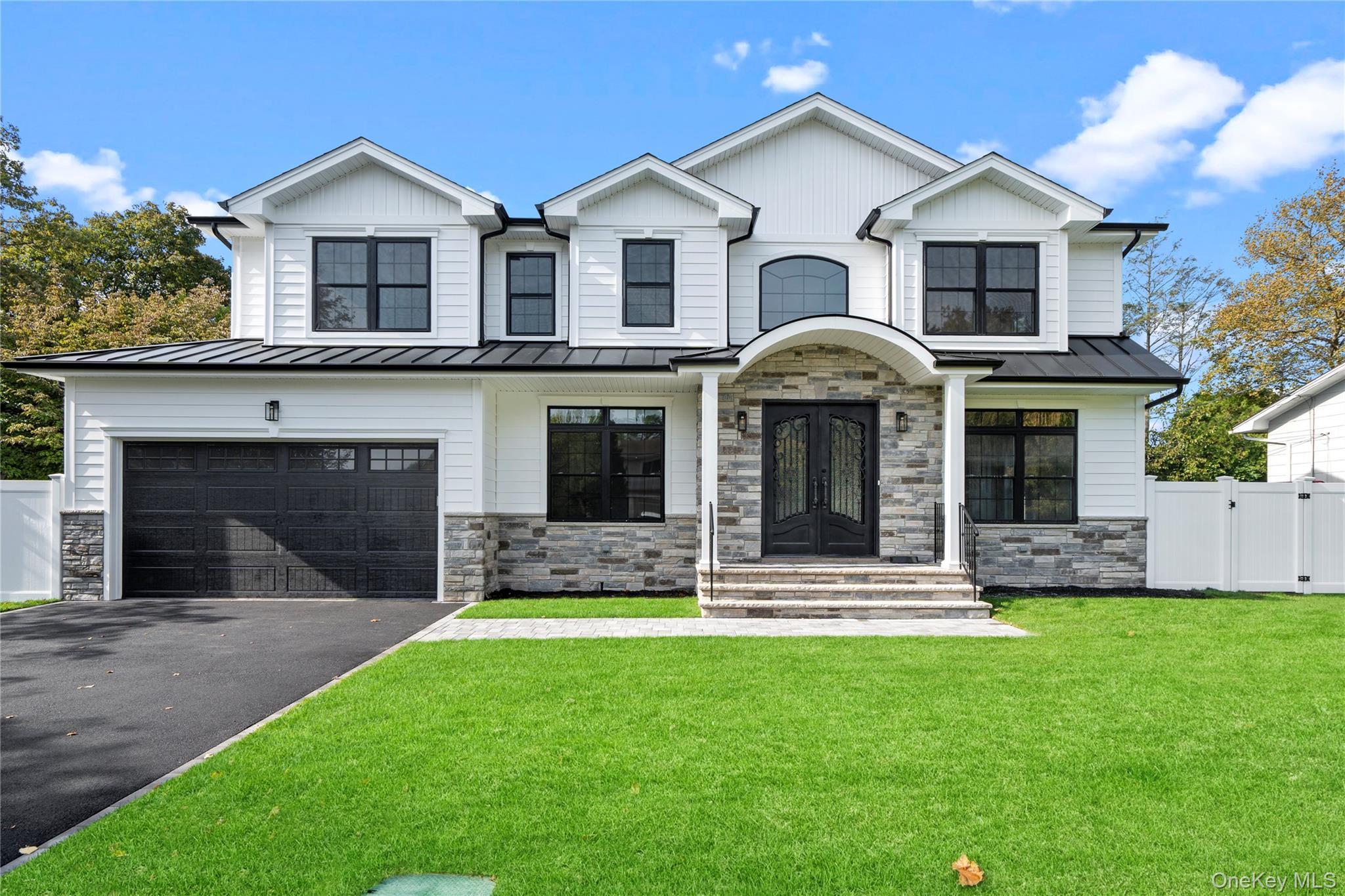 Single Family Westchester Nassau County, NY 11753, MLS-894303-3