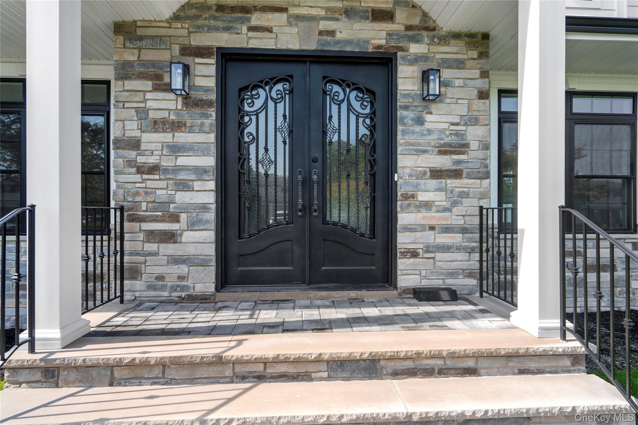 Single Family Westchester Nassau County, NY 11753, MLS-894303-4