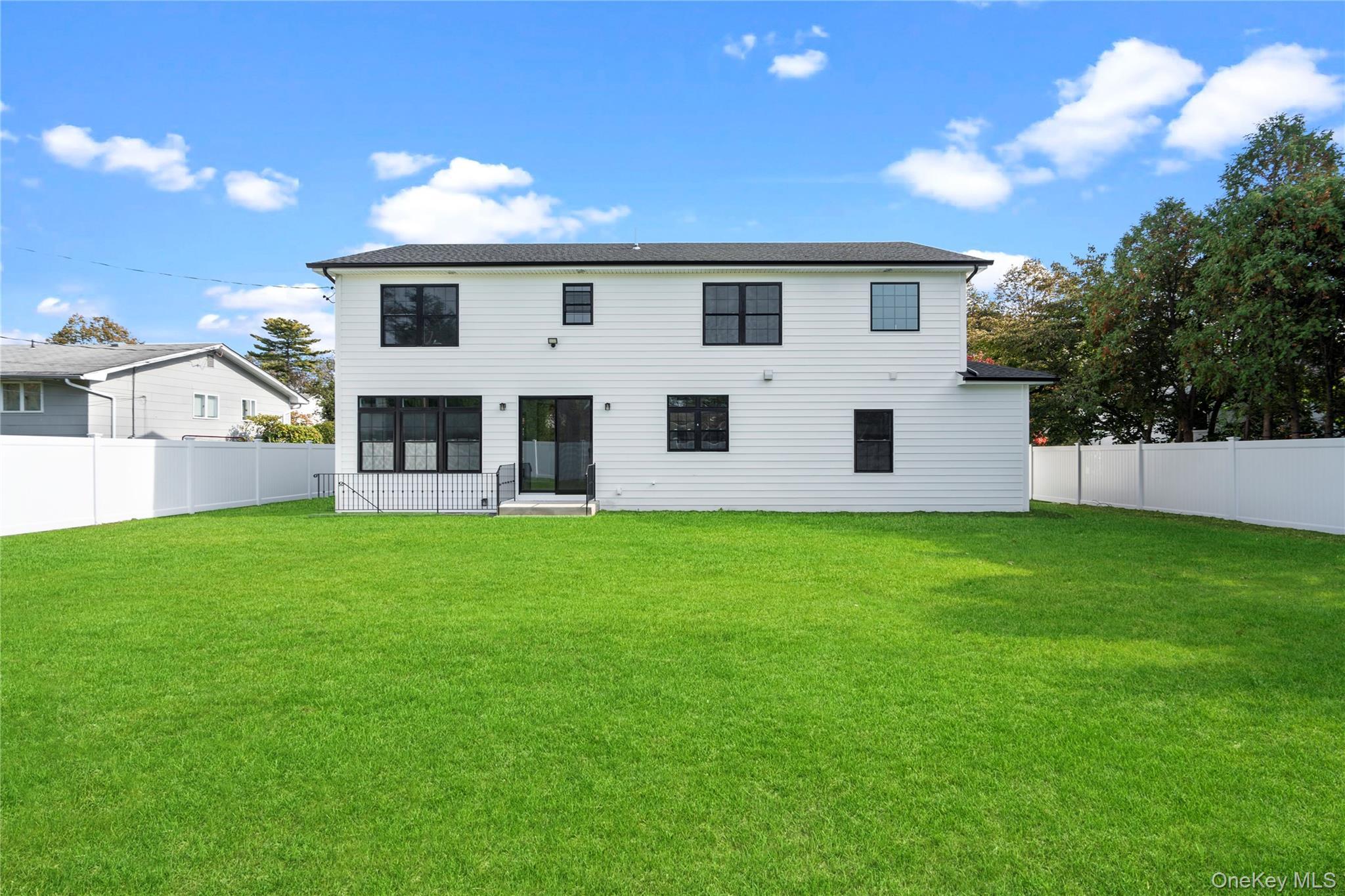 Single Family Westchester Nassau County, NY 11753, MLS-894303-42