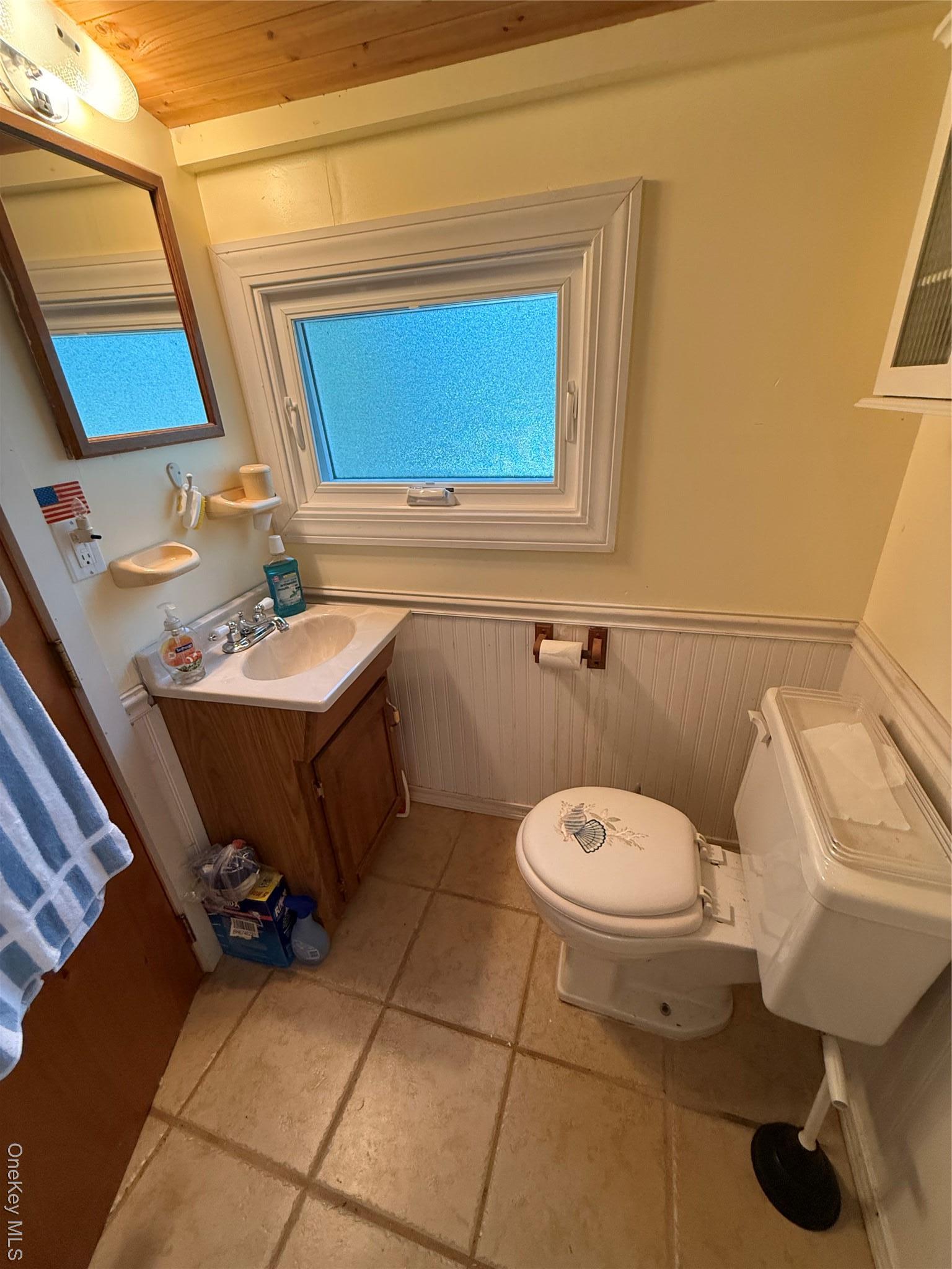 Single Family Woodcliff  Suffolk County, NY 11933, MLS-894337-20