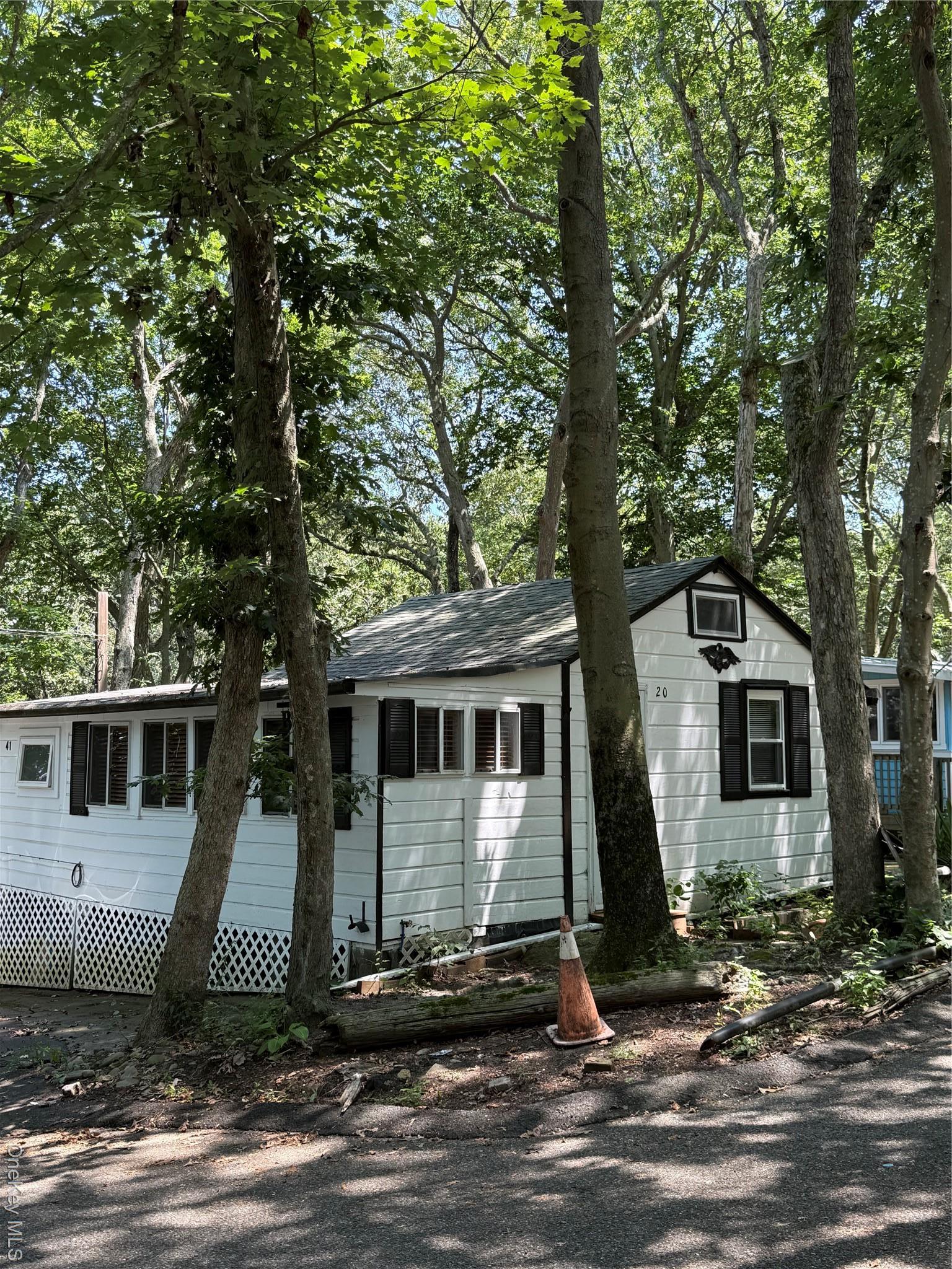 Single Family Woodcliff  Suffolk County, NY 11933, MLS-894337-38