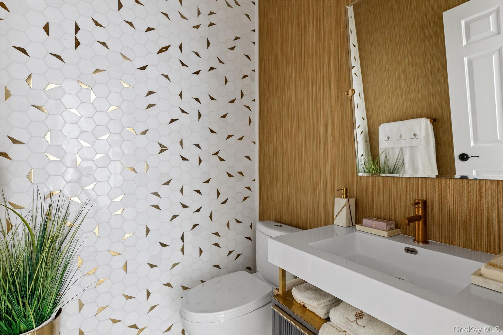 Single Family Legends Suffolk County, NY 11747, MLS-894338-16