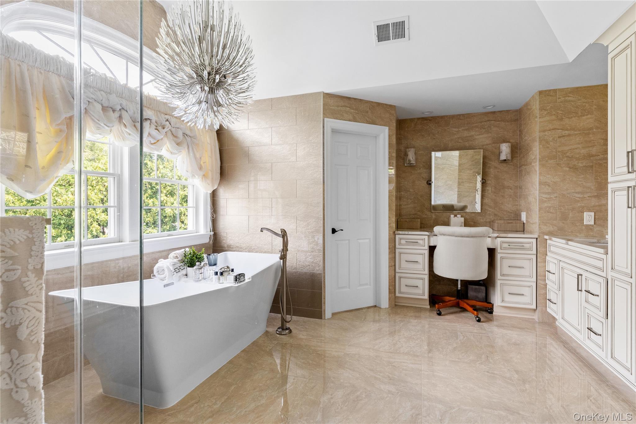 Single Family Legends Suffolk County, NY 11747, MLS-894338-26