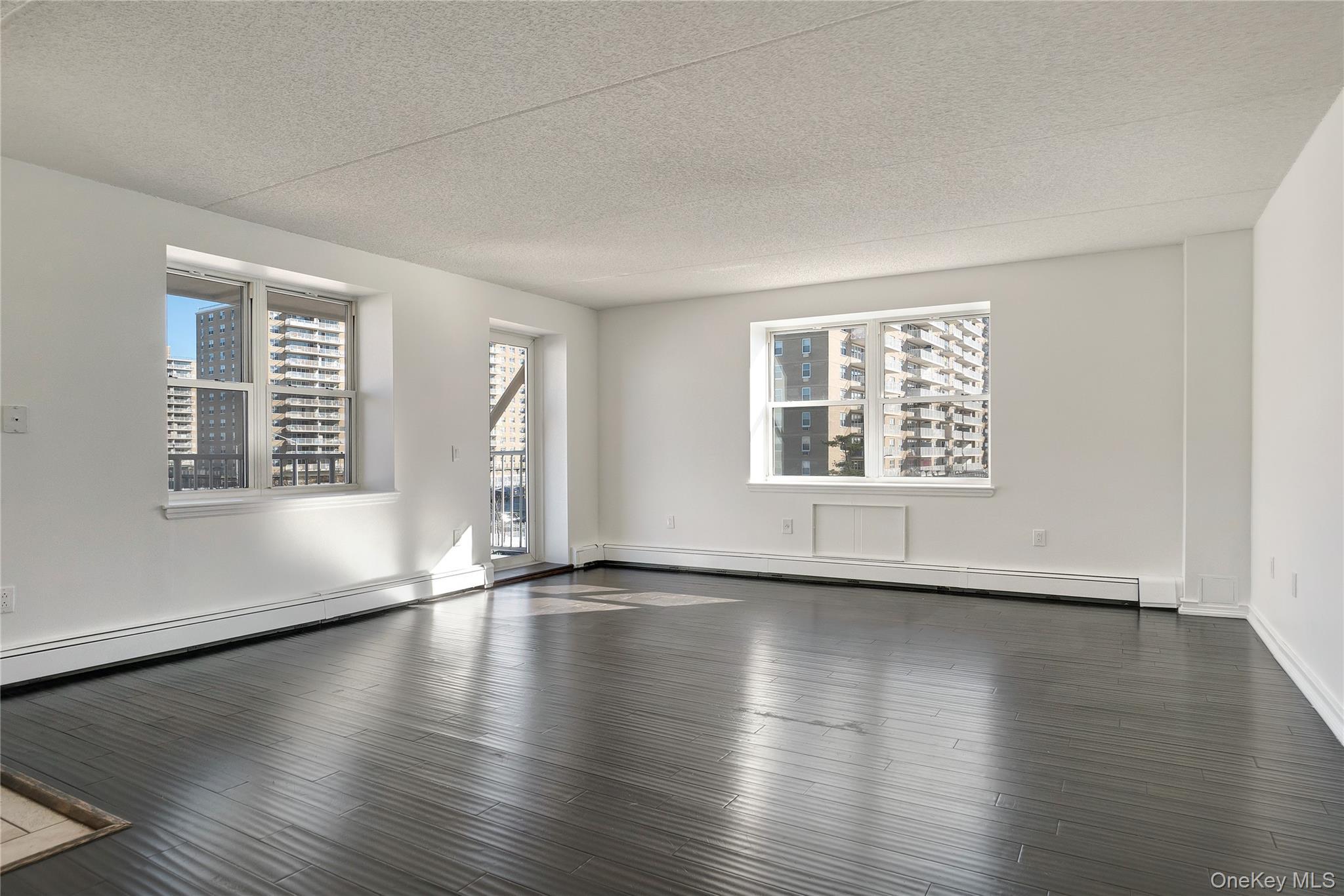 Condo Rockaway Beach  Queens, NY 11693, MLS-894365-11