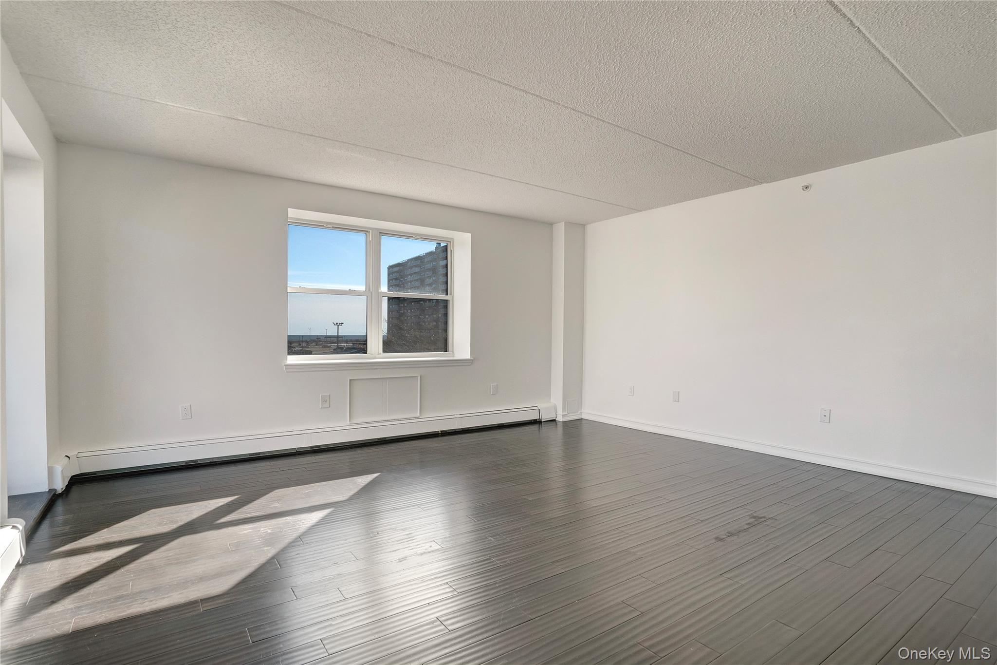 Condo Rockaway Beach  Queens, NY 11693, MLS-894365-12