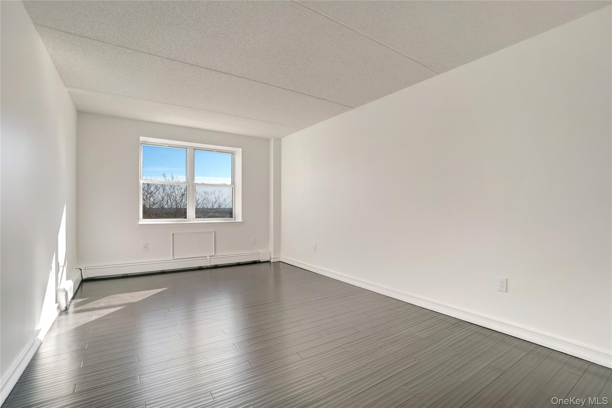 Condo Rockaway Beach  Queens, NY 11693, MLS-894365-15