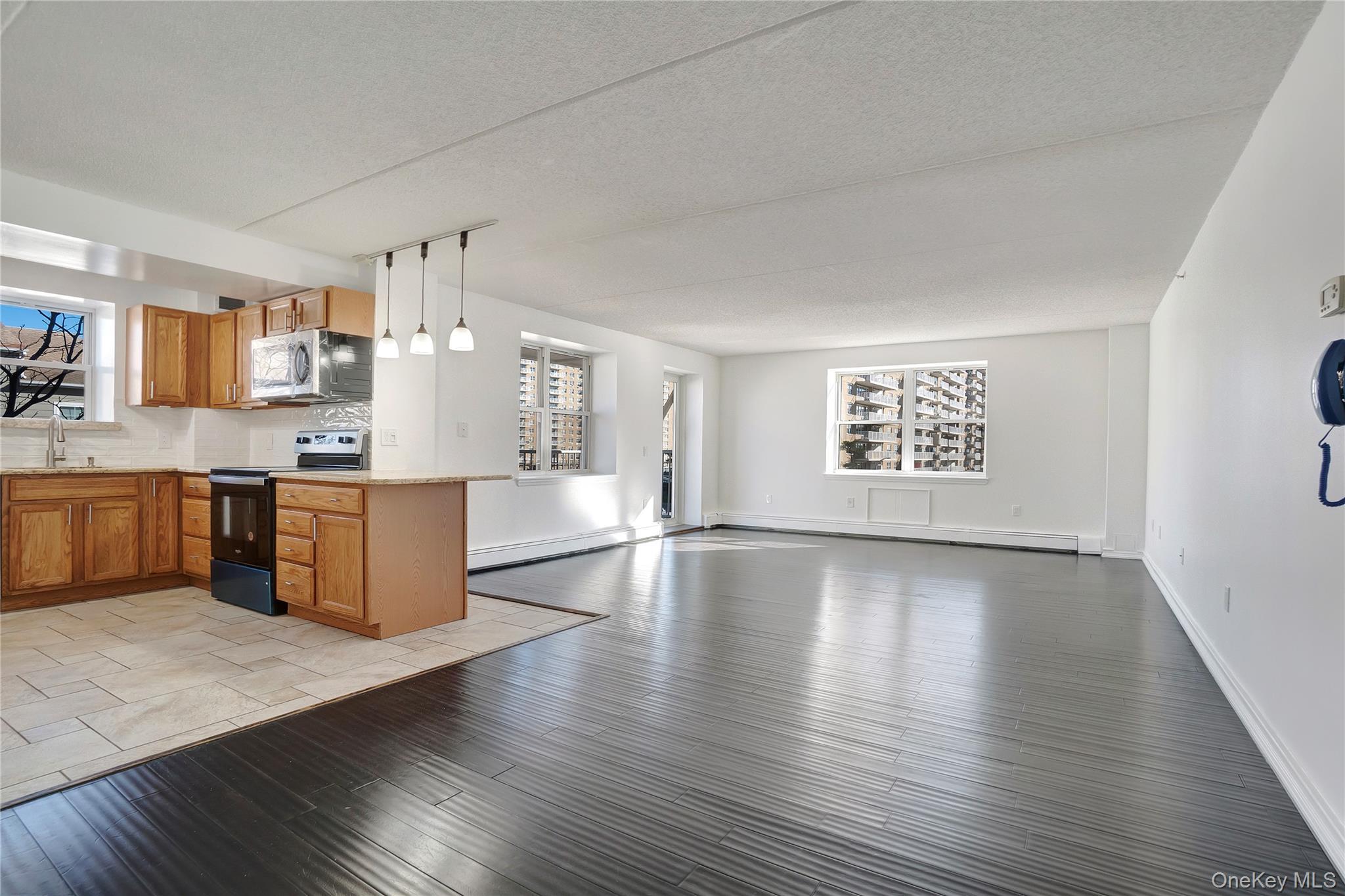 Condo Rockaway Beach  Queens, NY 11693, MLS-894365-4