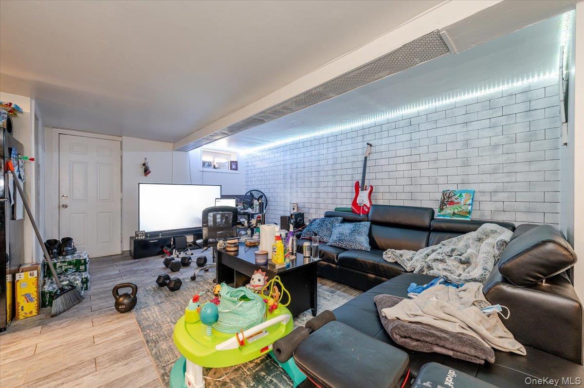 Single Family 198th  Queens, NY 11412, MLS-894372-8