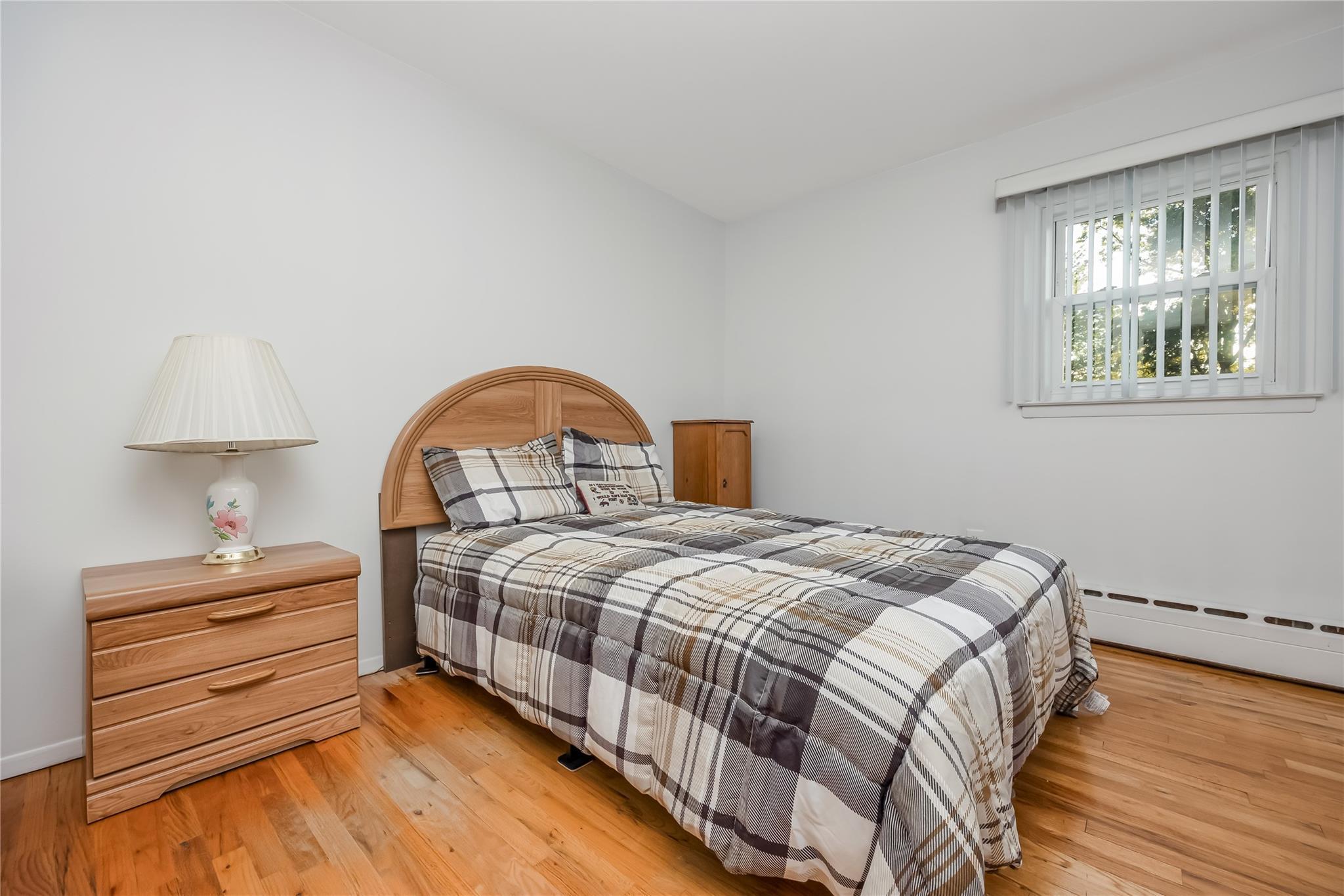 Single Family Cedar  Suffolk County, NY 11751, MLS-894403-17