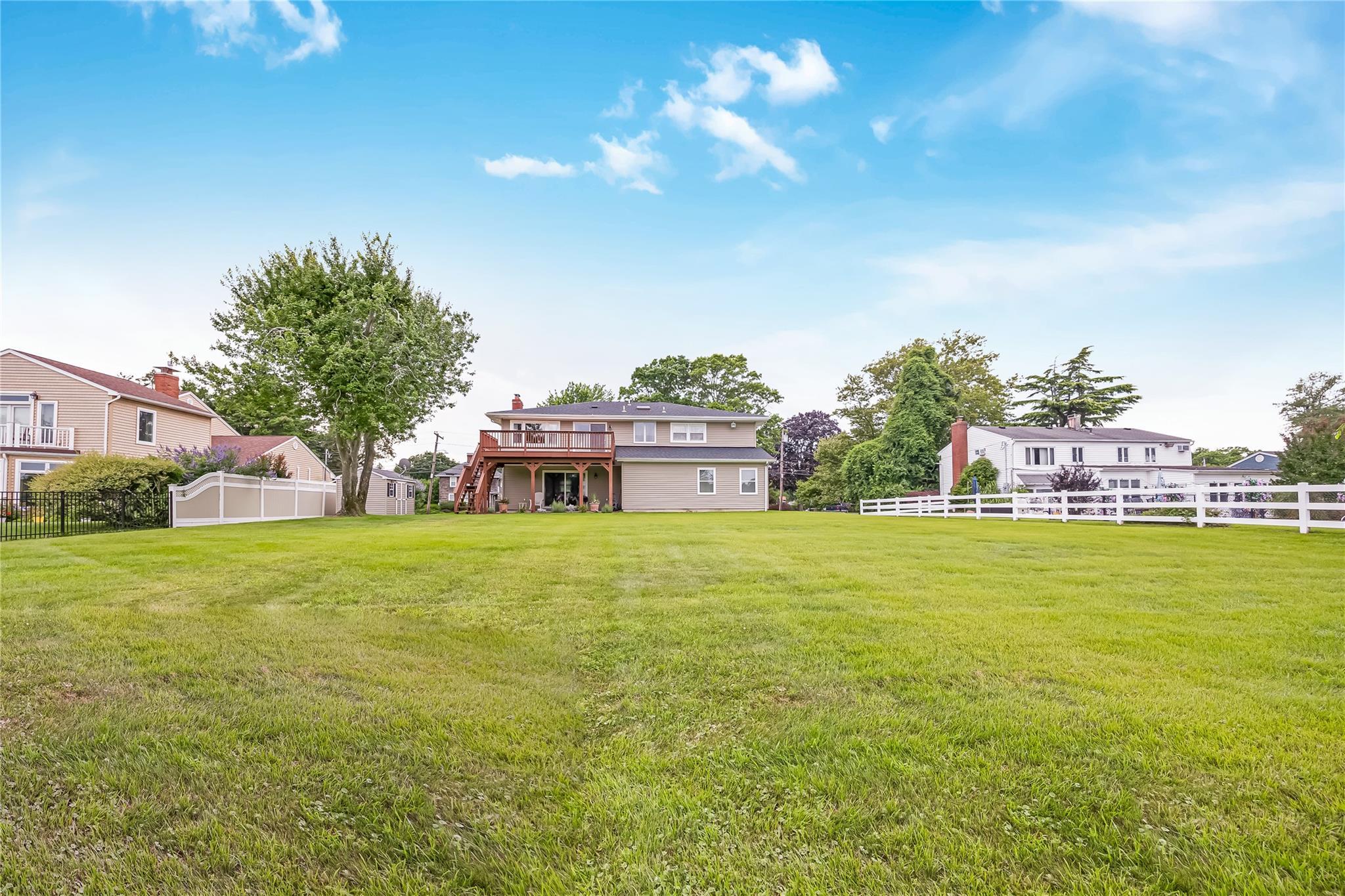 Single Family Cedar  Suffolk County, NY 11751, MLS-894403-25