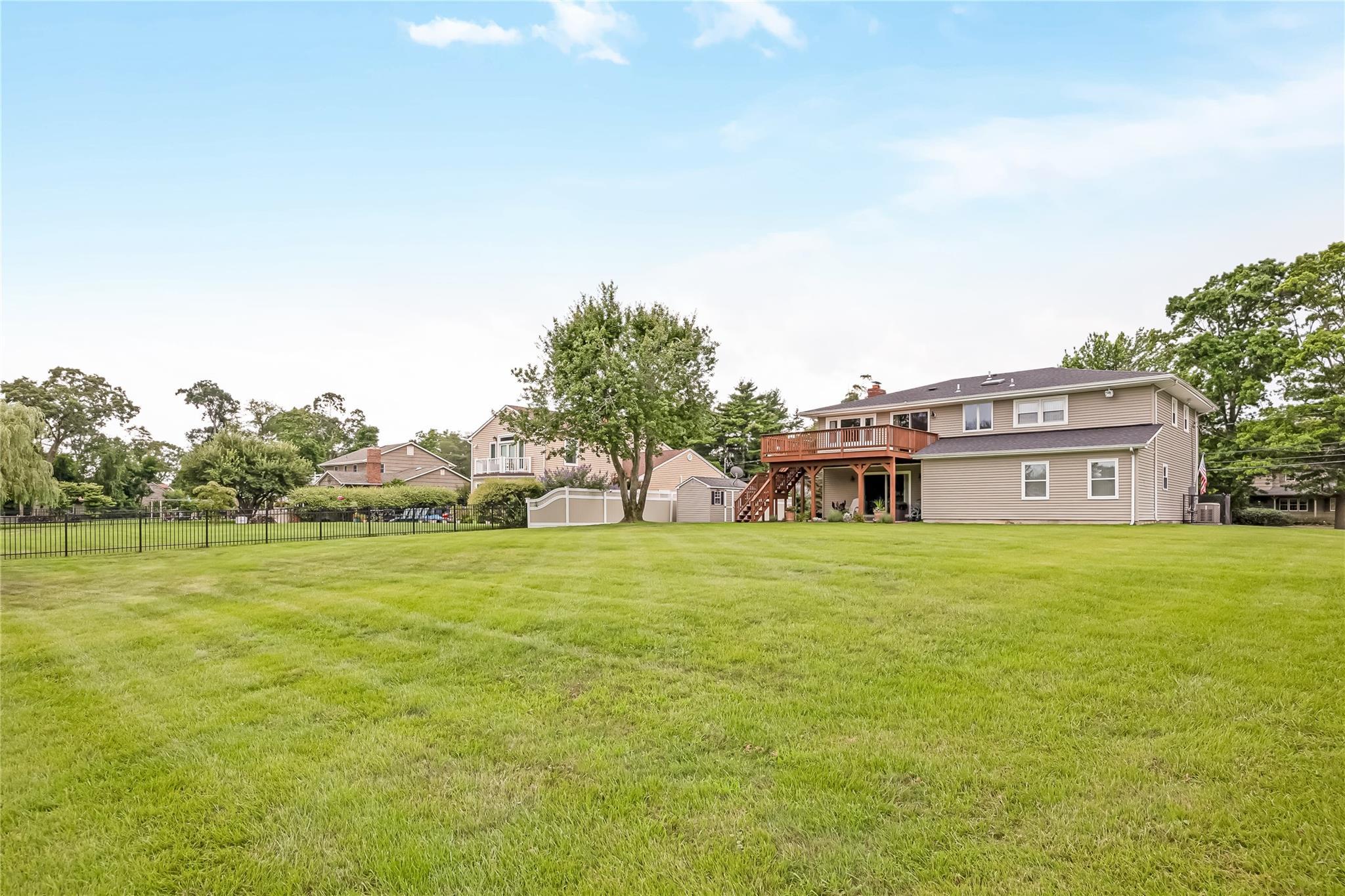 Single Family Cedar  Suffolk County, NY 11751, MLS-894403-26