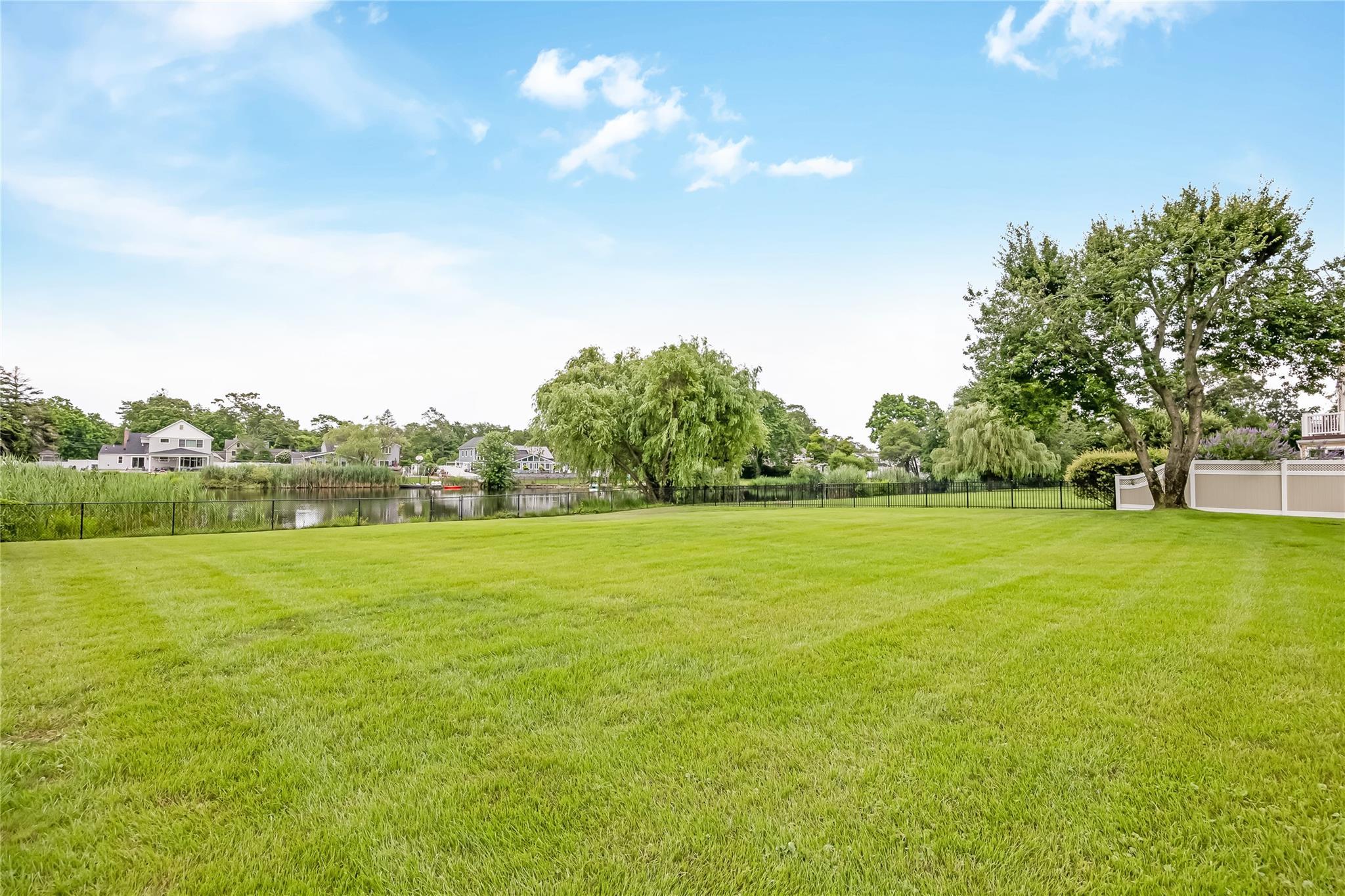 Single Family Cedar  Suffolk County, NY 11751, MLS-894403-27