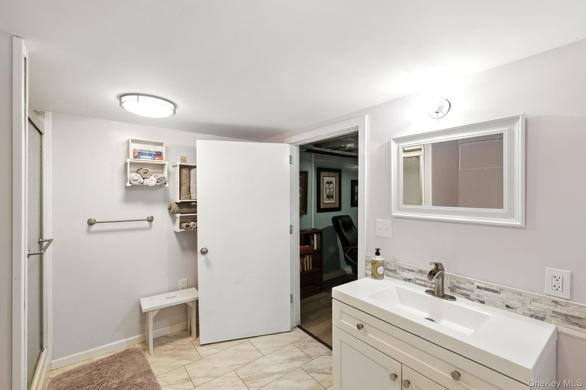 Single Family Ulster Landing  Ulster County, NY 12477, MLS-894459-31