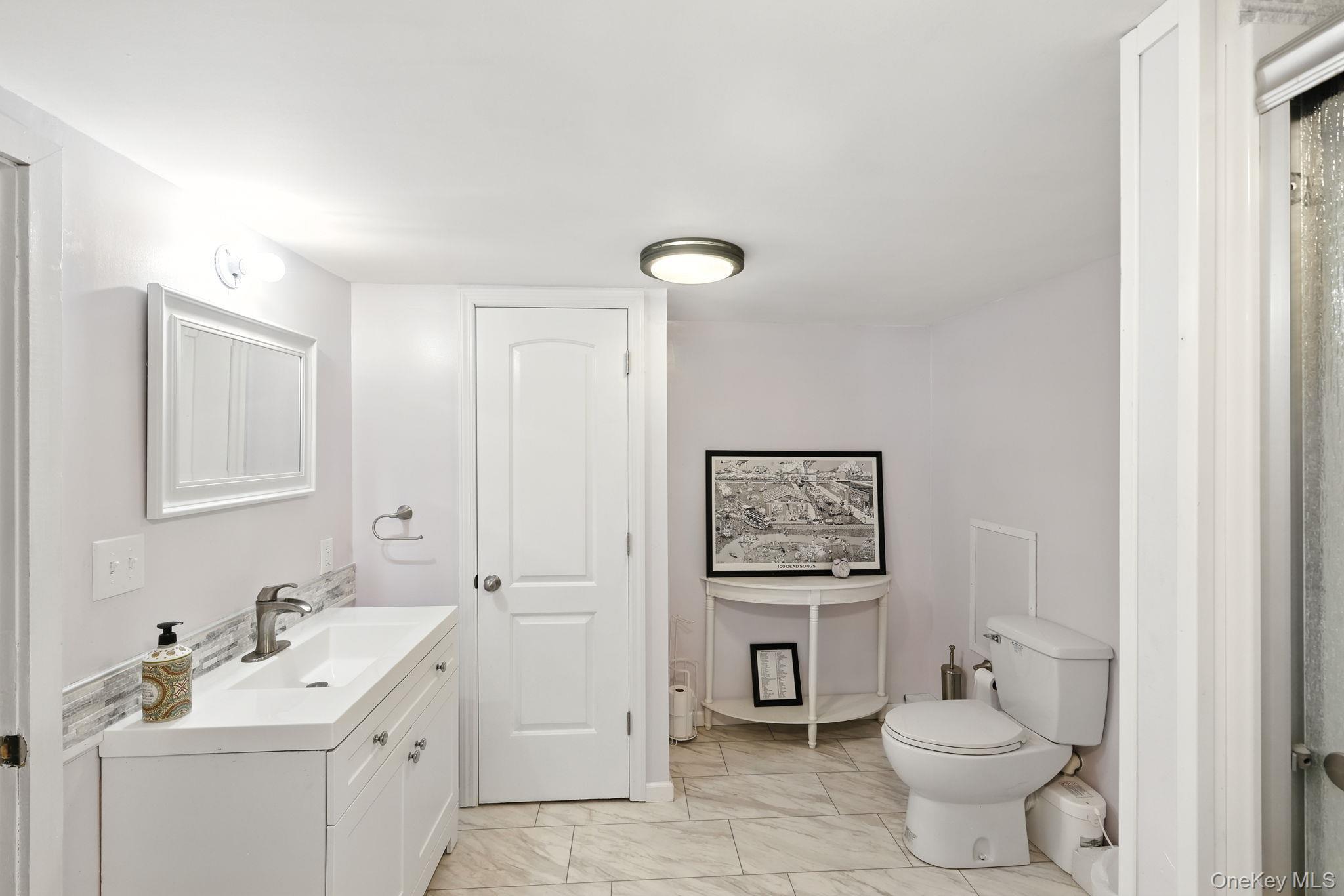 Single Family Ulster Landing  Ulster County, NY 12477, MLS-894459-32