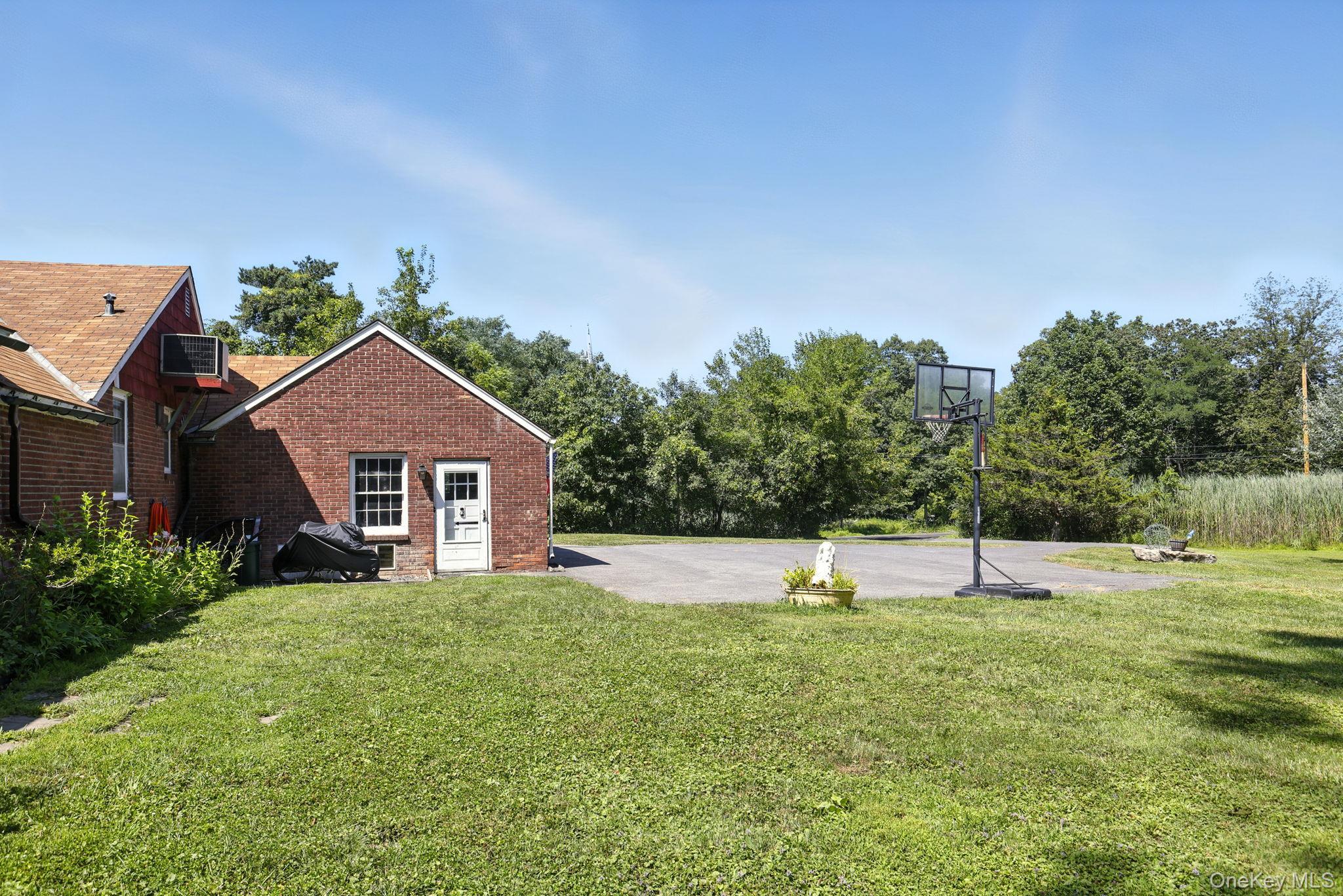 Single Family Ulster Landing  Ulster County, NY 12477, MLS-894459-38