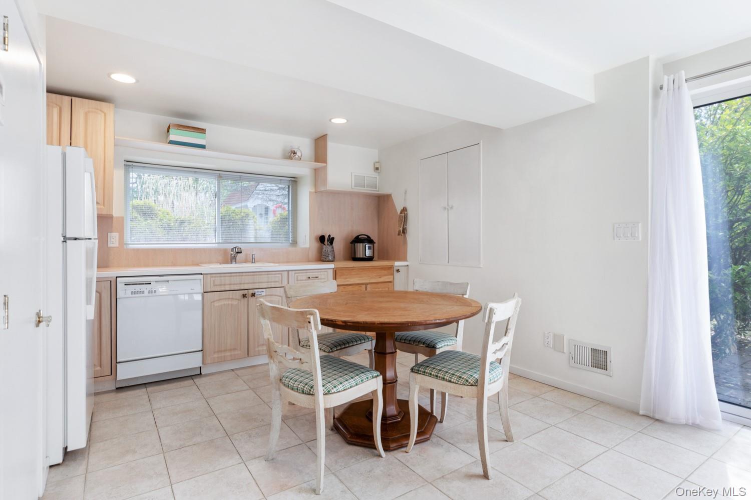 Single Family Douglas  Suffolk County, NY 11946, MLS-894485-24