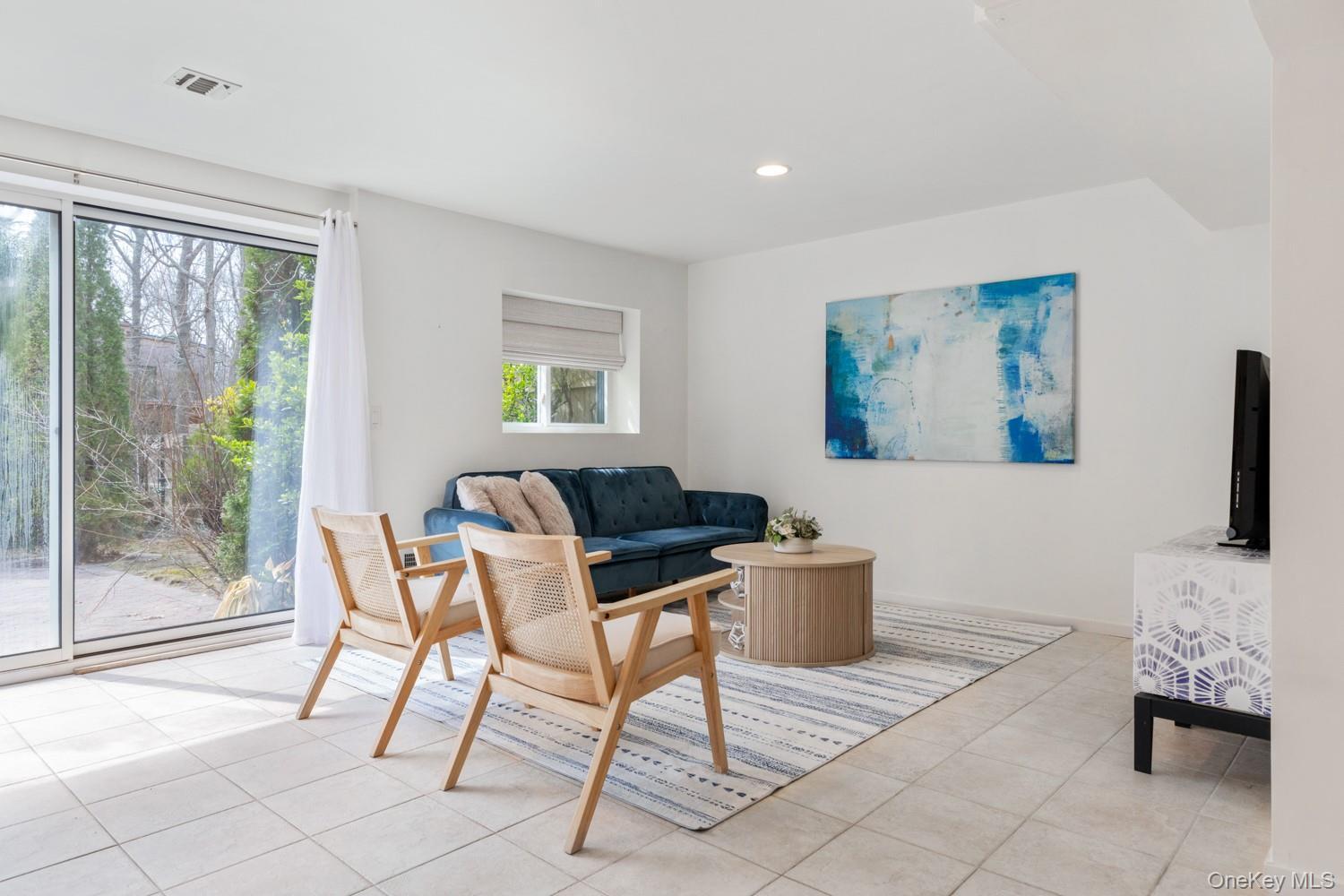 Single Family Douglas  Suffolk County, NY 11946, MLS-894485-29