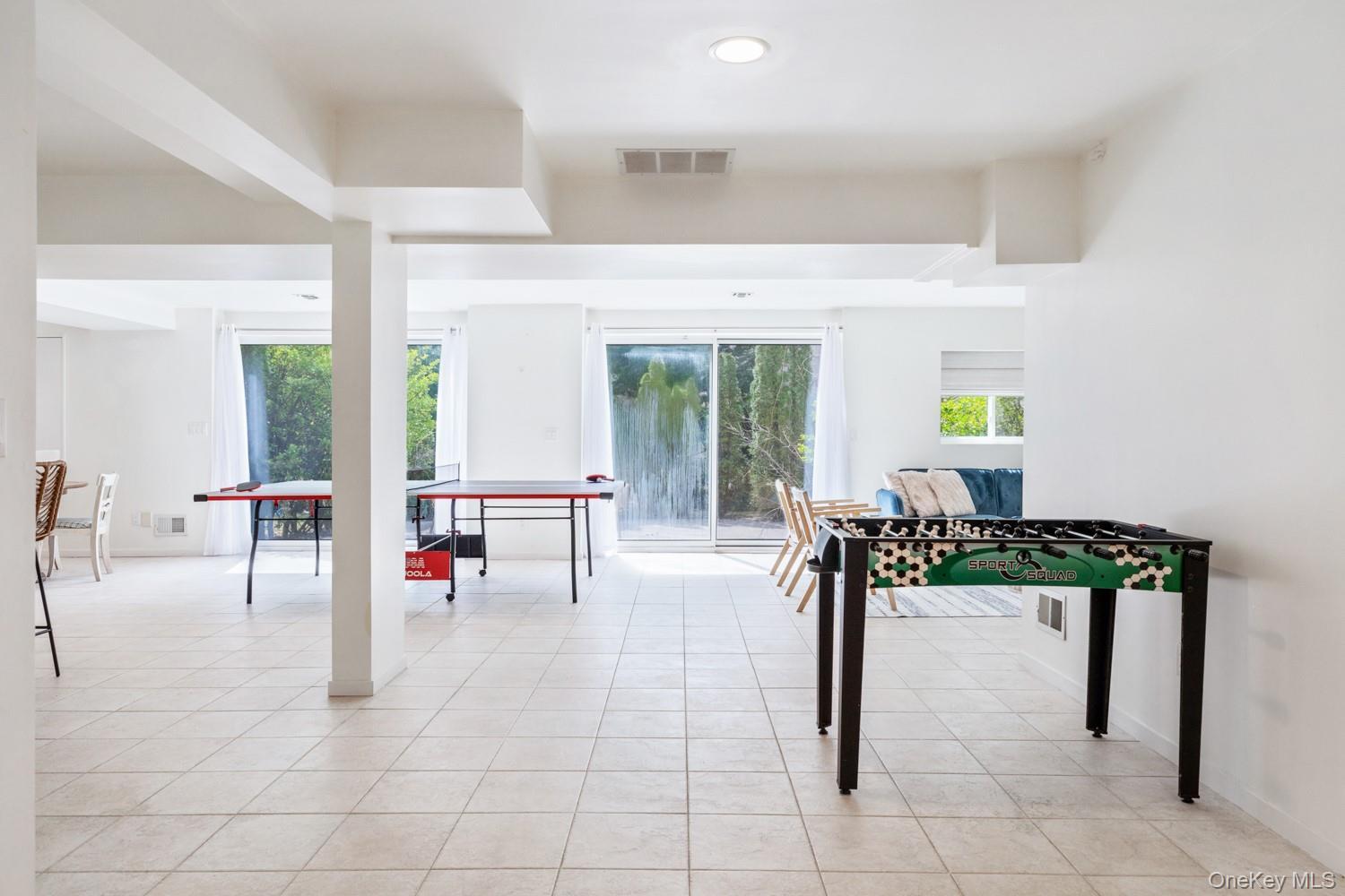 Single Family Douglas  Suffolk County, NY 11946, MLS-894485-34