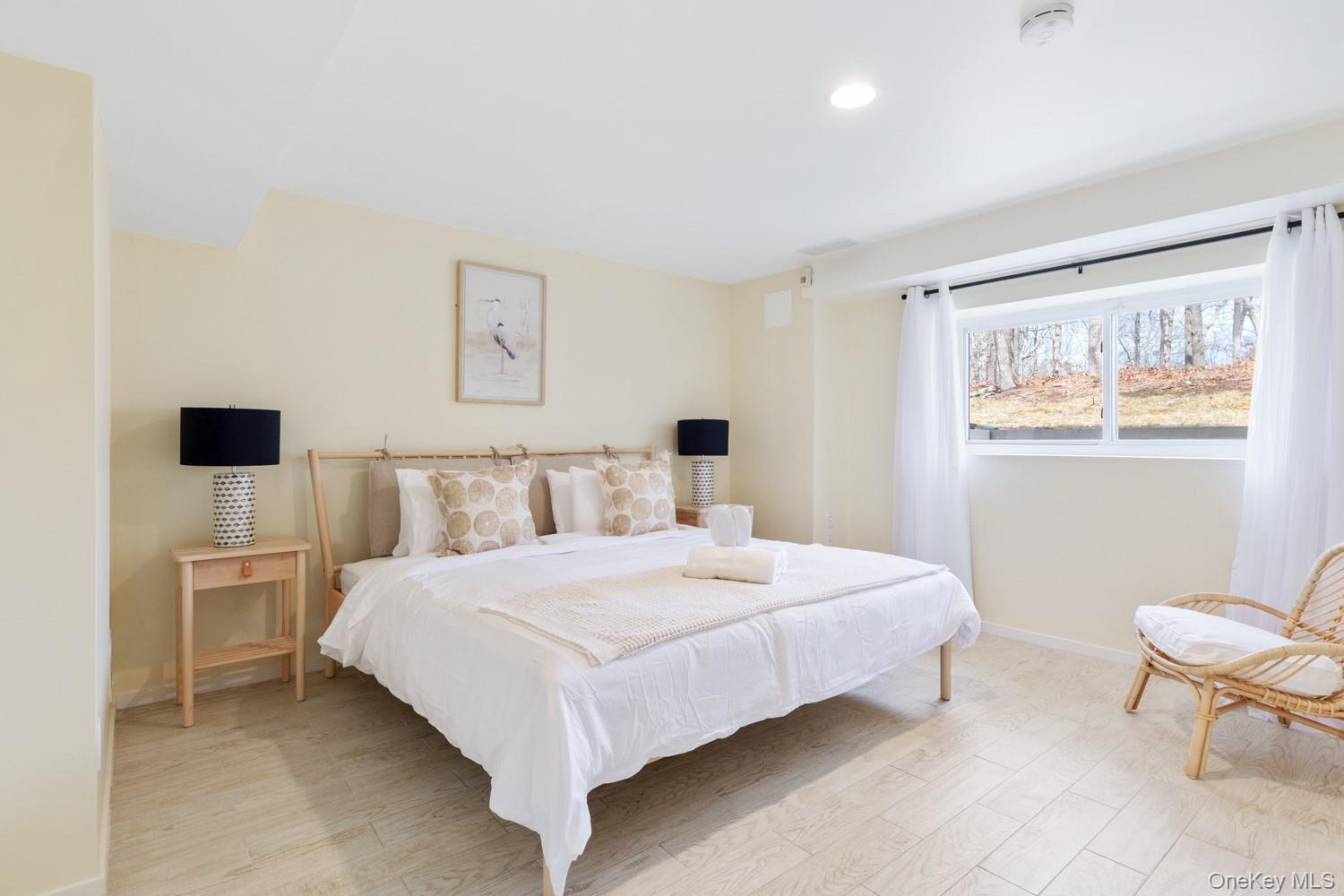 Single Family Douglas  Suffolk County, NY 11946, MLS-894485-37