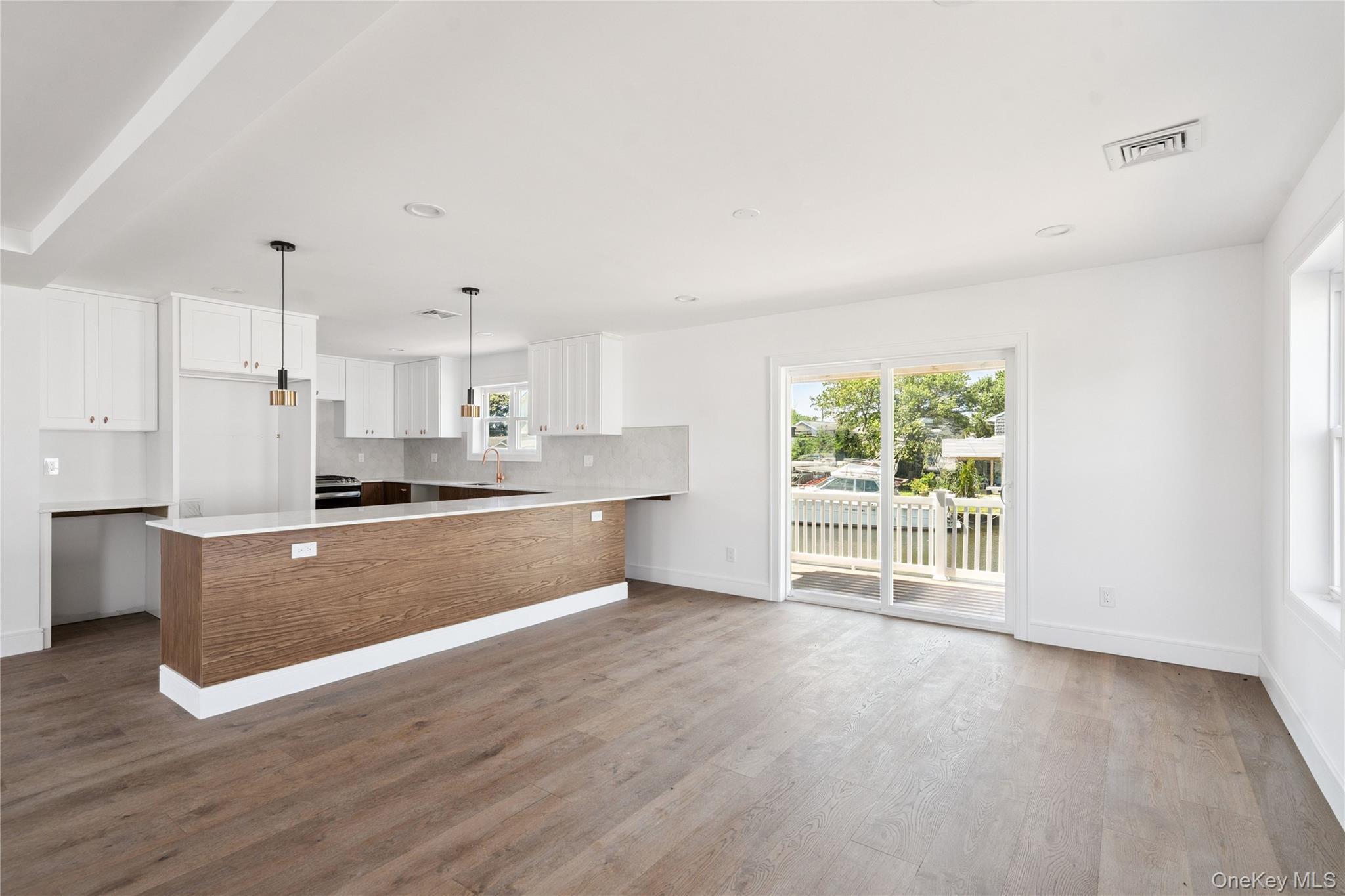 Single Family 9th  Suffolk County, NY 11757, MLS-894492-10