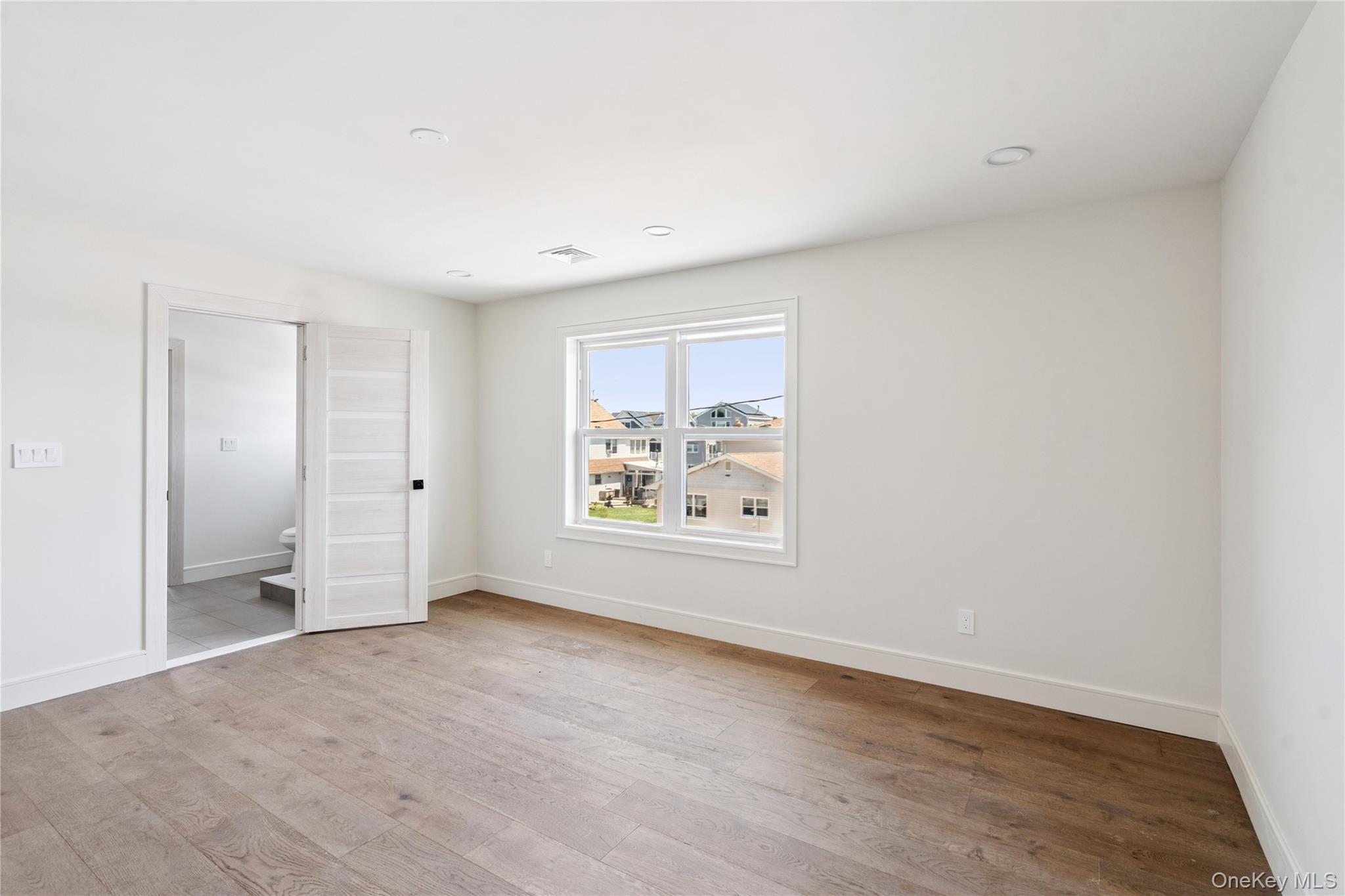 Single Family 9th  Suffolk County, NY 11757, MLS-894492-26