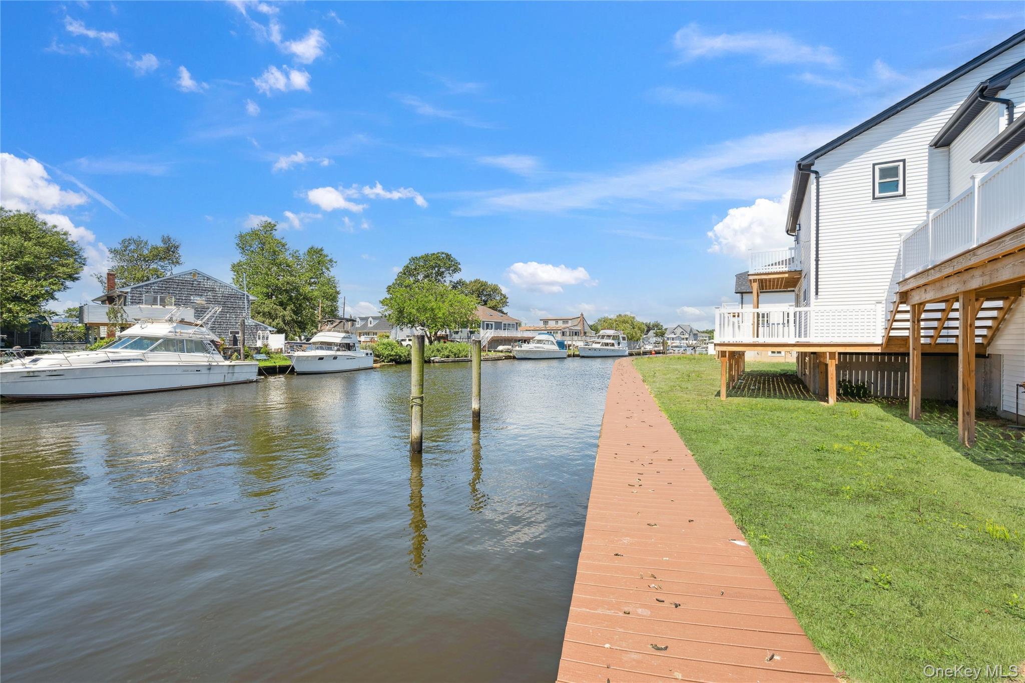 Single Family 9th  Suffolk County, NY 11757, MLS-894492-32