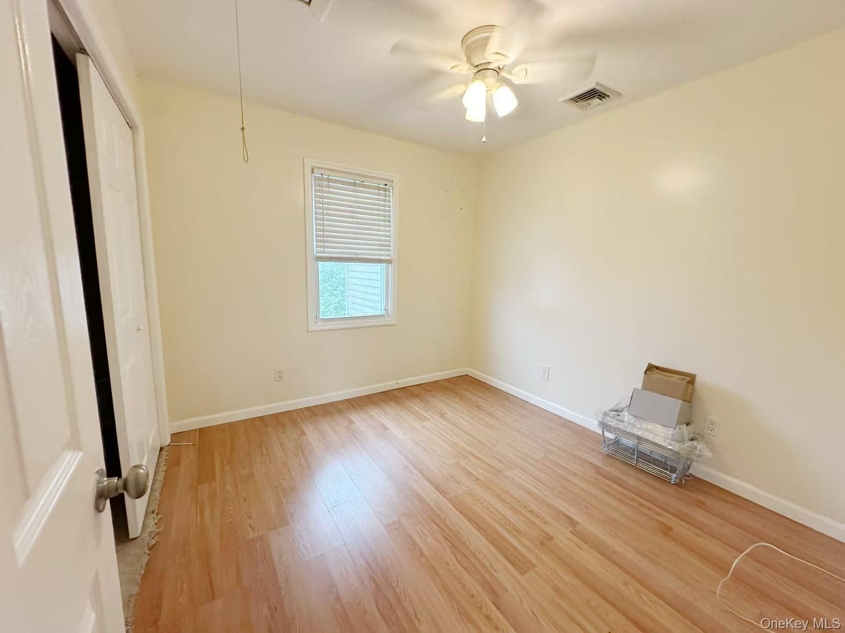 Single Family 29th  Suffolk County, NY 11757, MLS-894586-11