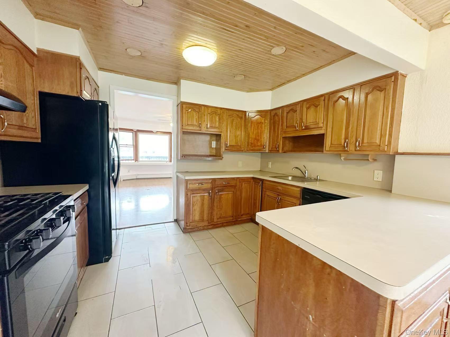 Single Family 29th  Suffolk County, NY 11757, MLS-894586-13