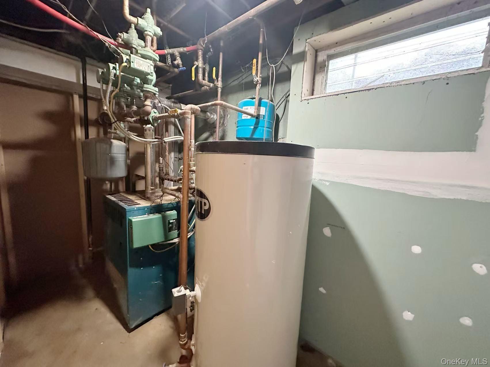 Single Family 29th  Suffolk County, NY 11757, MLS-894586-21