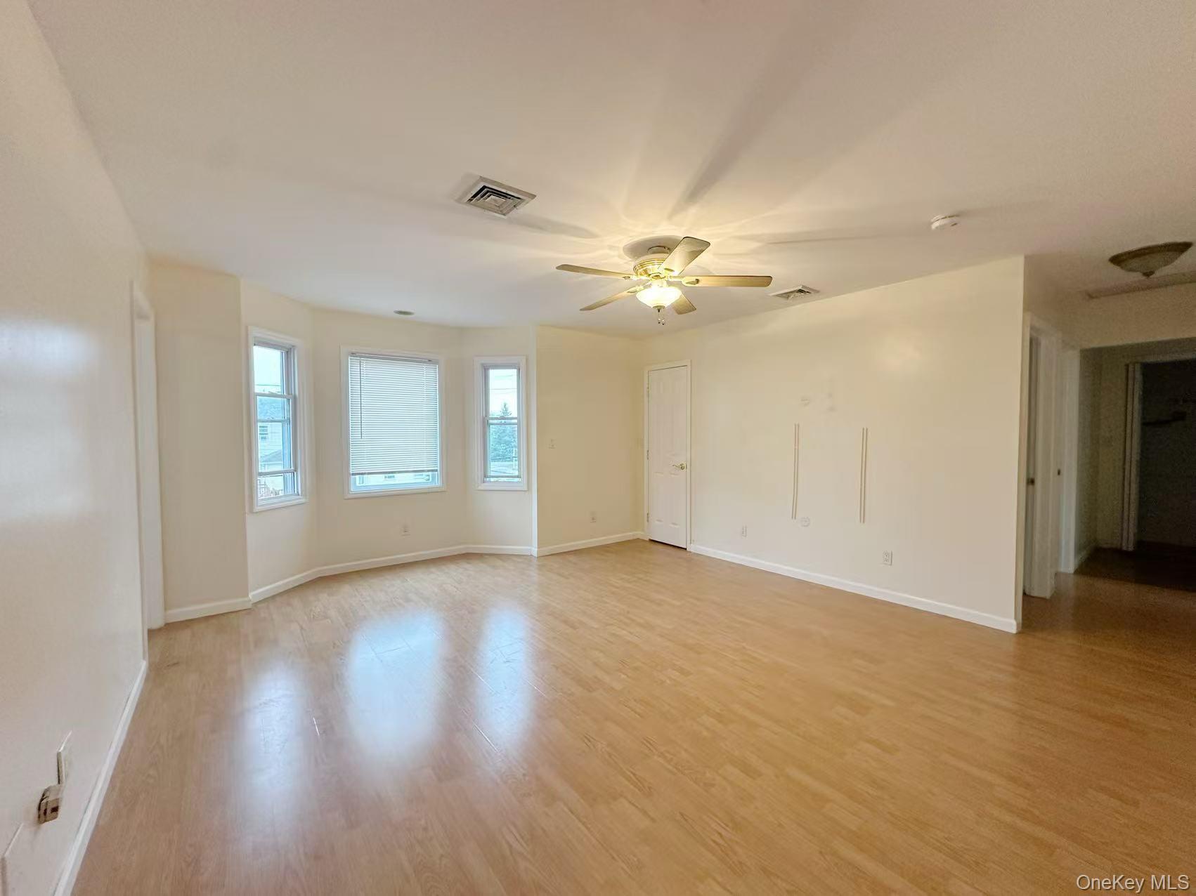 Single Family 29th  Suffolk County, NY 11757, MLS-894586-3