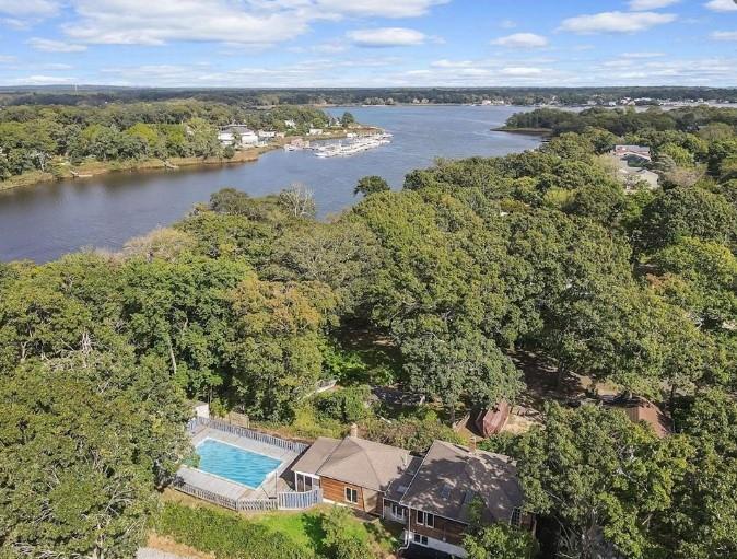 Single Family Riverside Suffolk County, NY 11951, MLS-894643-10