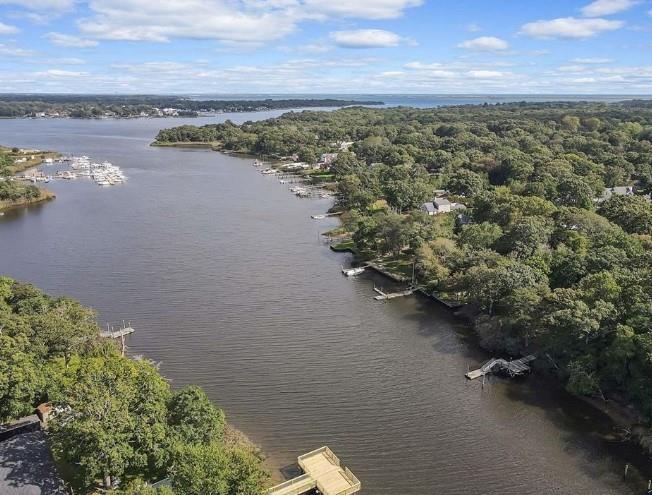 Single Family Riverside Suffolk County, NY 11951, MLS-894643-9