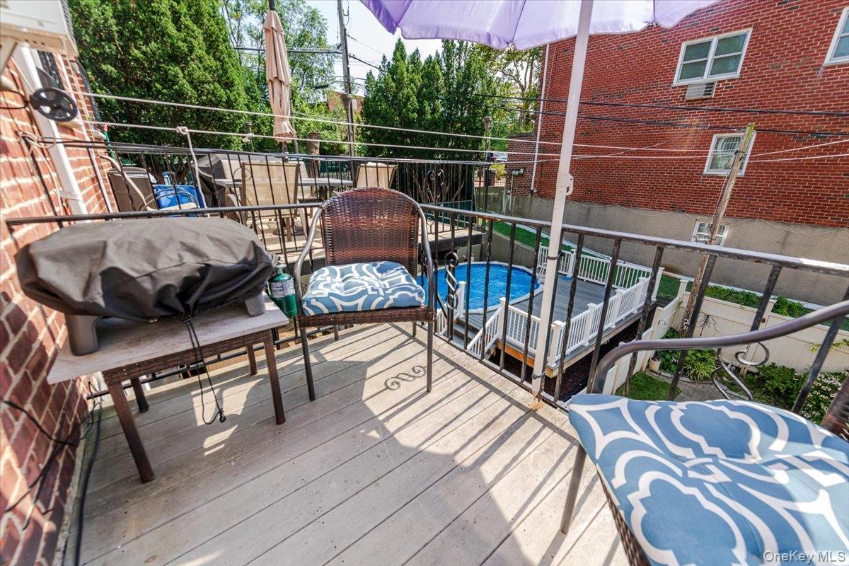 Single Family Vincent  Bronx, NY 10465, MLS-894674-19