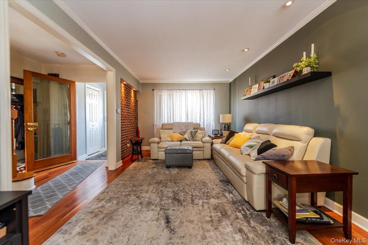 Single Family Vincent  Bronx, NY 10465, MLS-894674-2