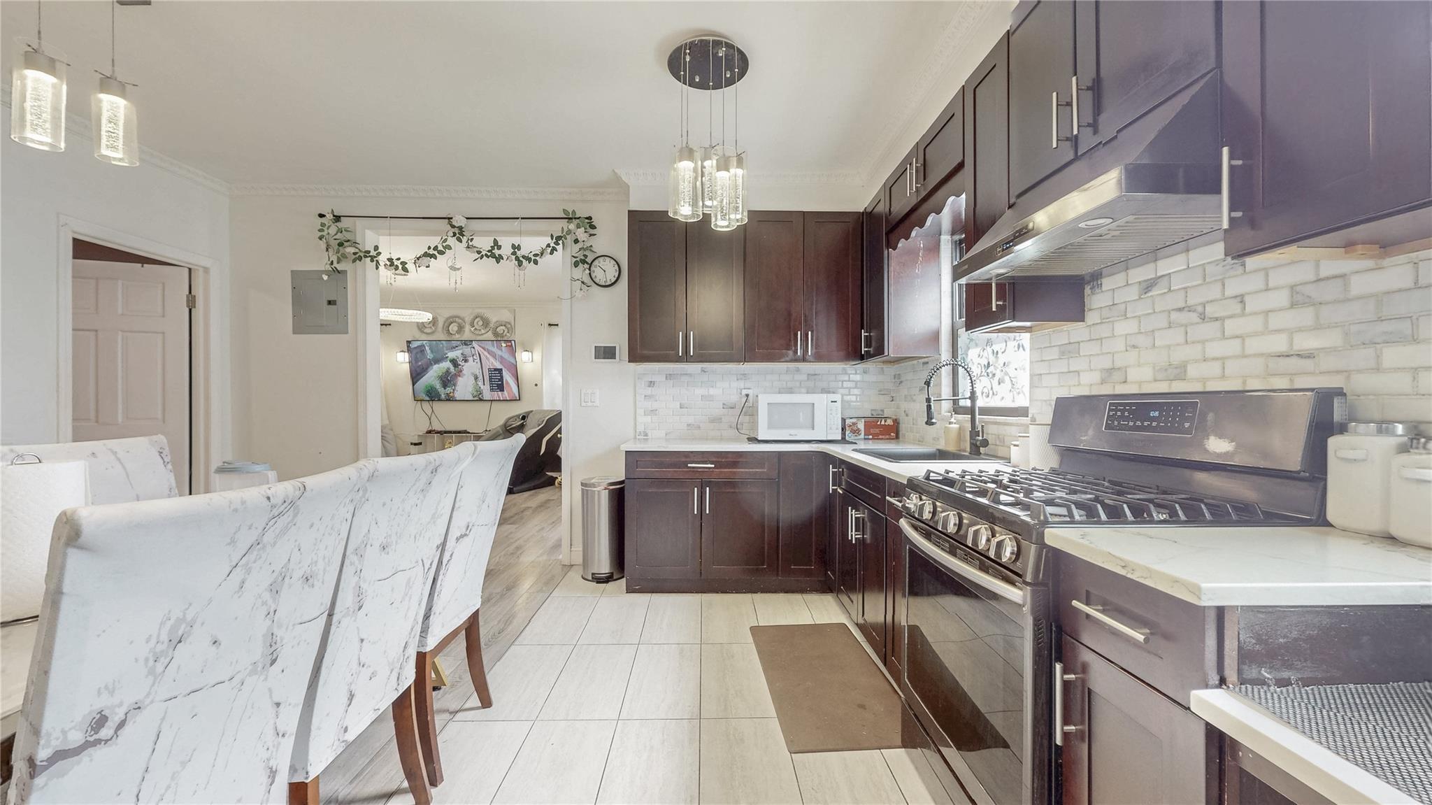 Single Family 188th Queens, NY 11423, MLS-894694-4