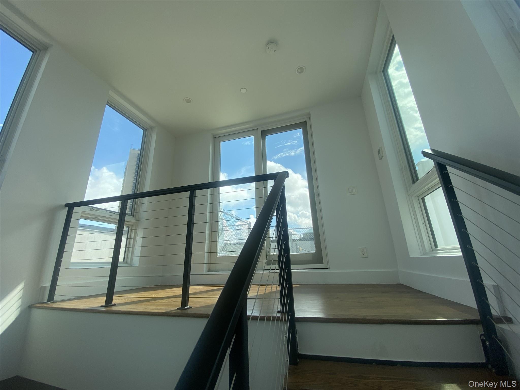 Condo 72nd  Queens, NY 11375, MLS-894716-2