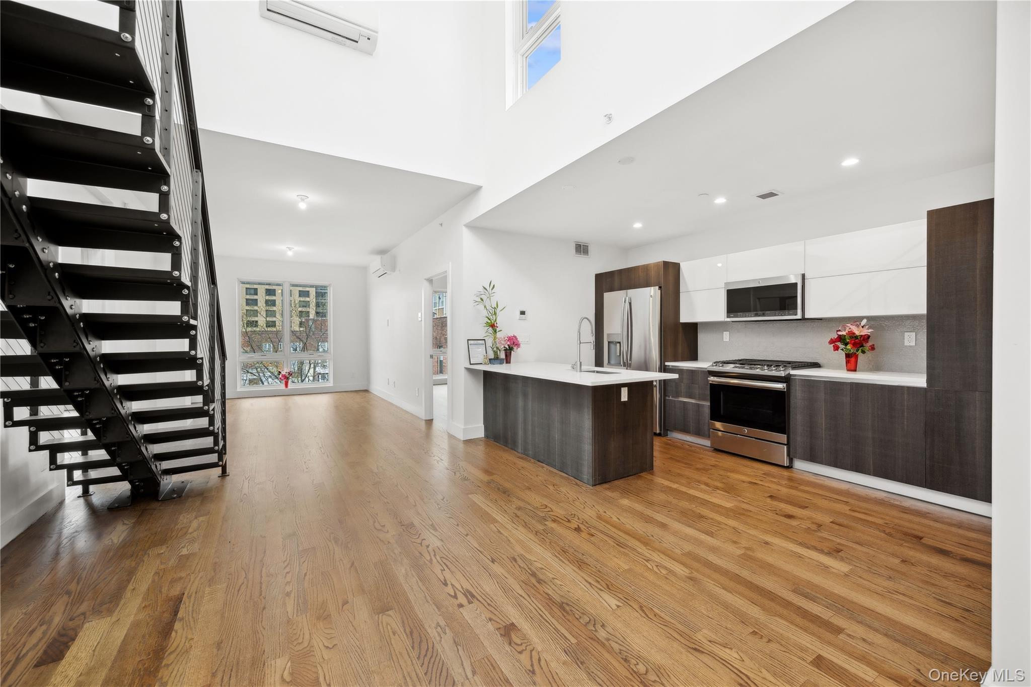 Condo 72nd  Queens, NY 11375, MLS-894716-5