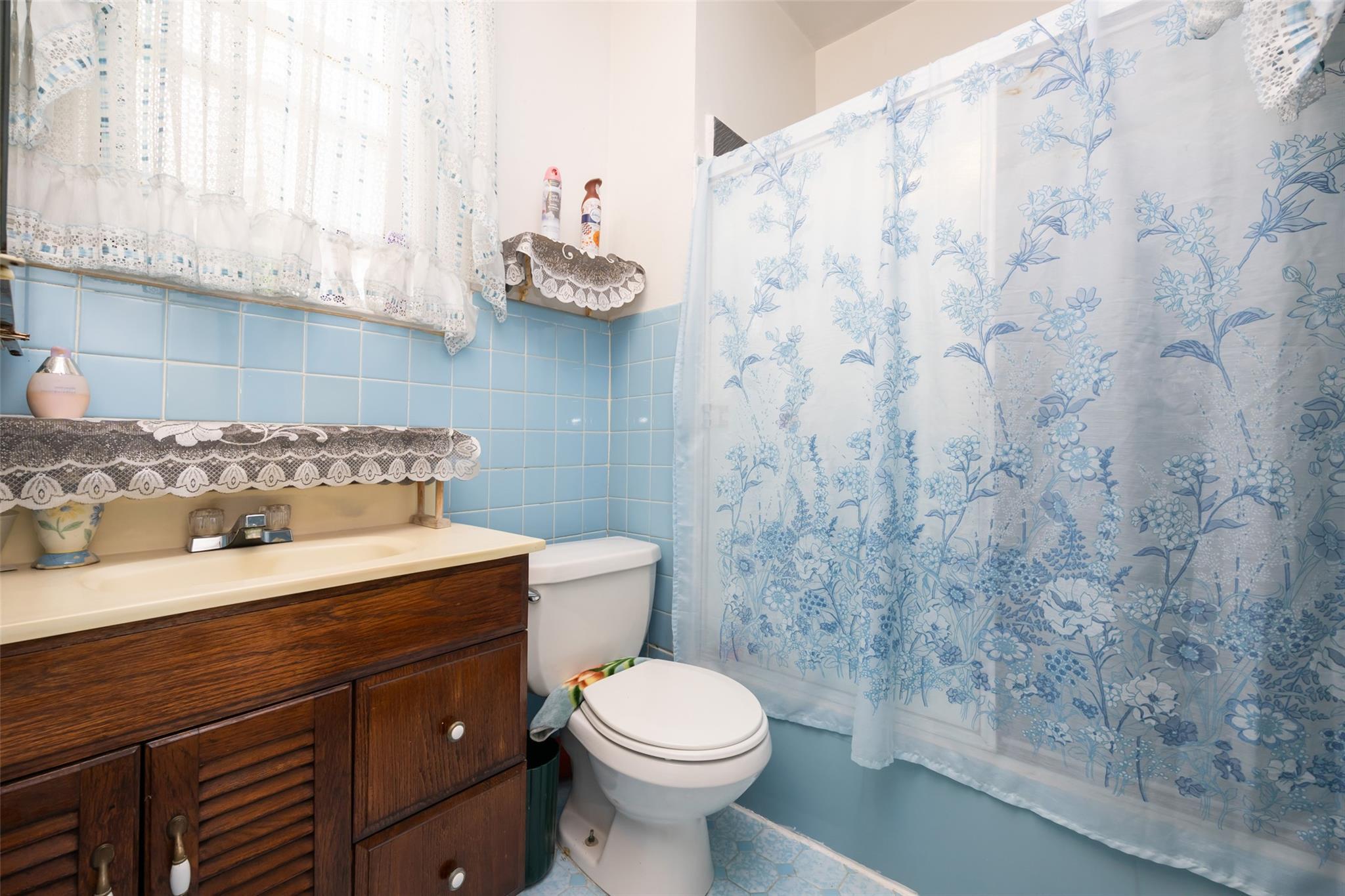 Single Family Mclaughlin  Queens, NY 11423, MLS-894771-29