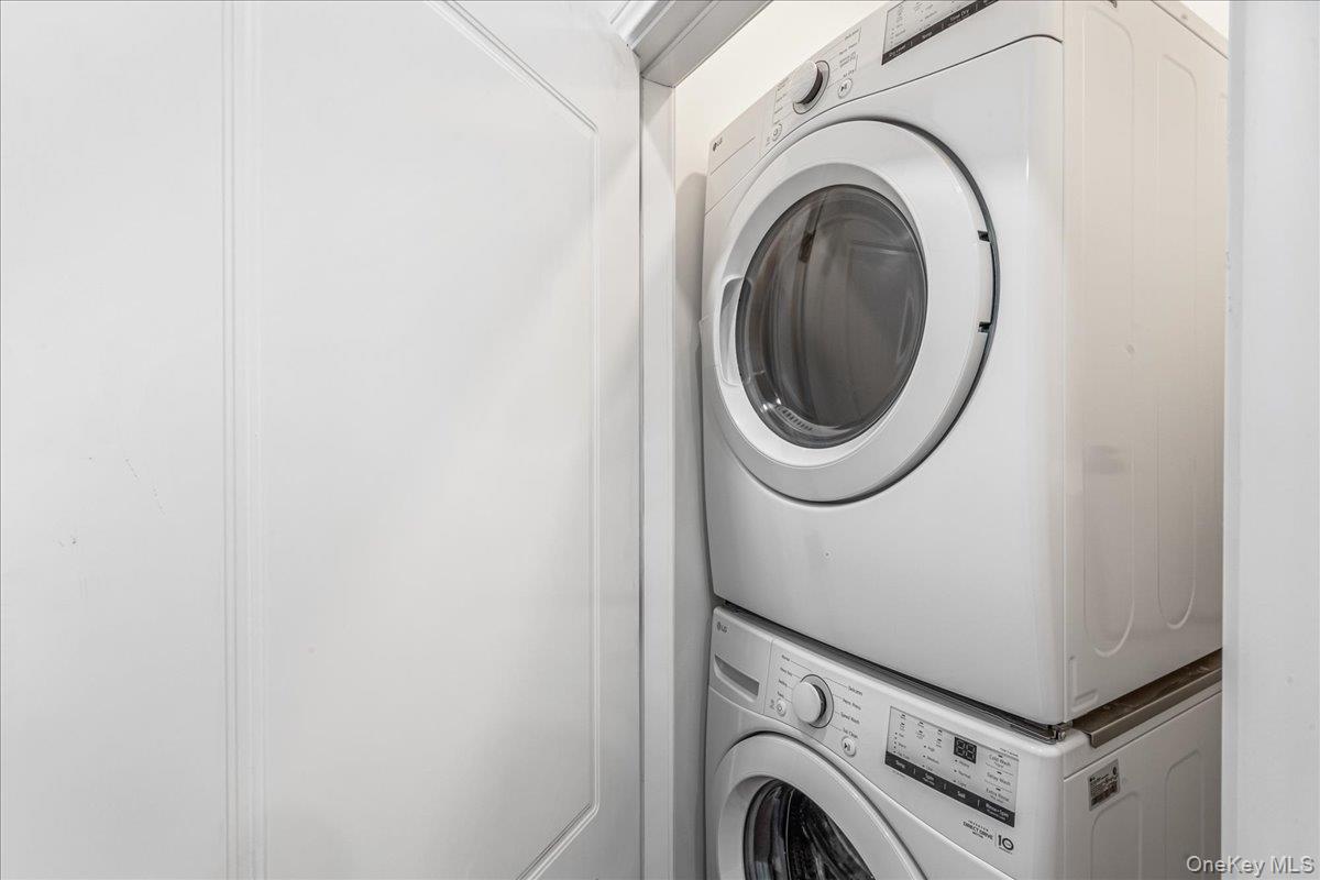 Single Family Hawtree Queens, NY 11417, MLS-894797-25