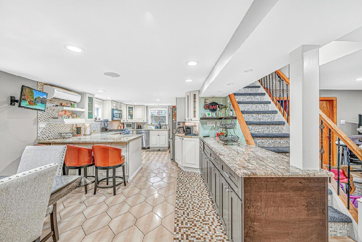 Single Family 190th Queens, NY 11365, MLS-894858-16