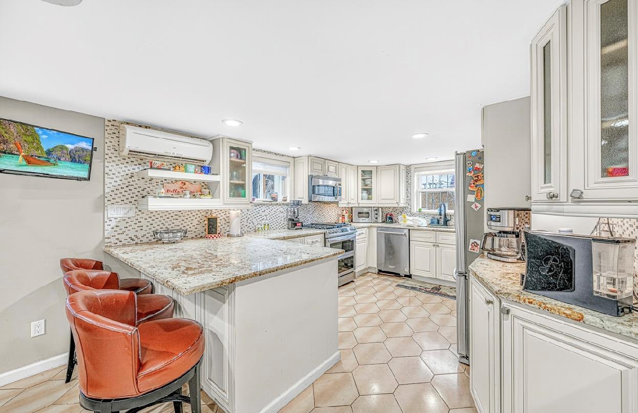 Single Family 190th Queens, NY 11365, MLS-894858-17