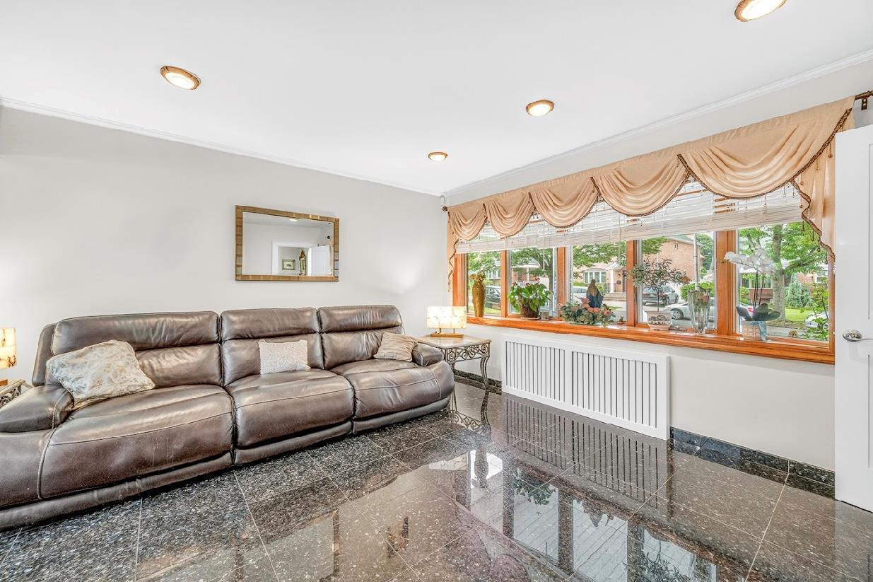 Single Family 190th Queens, NY 11365, MLS-894858-3