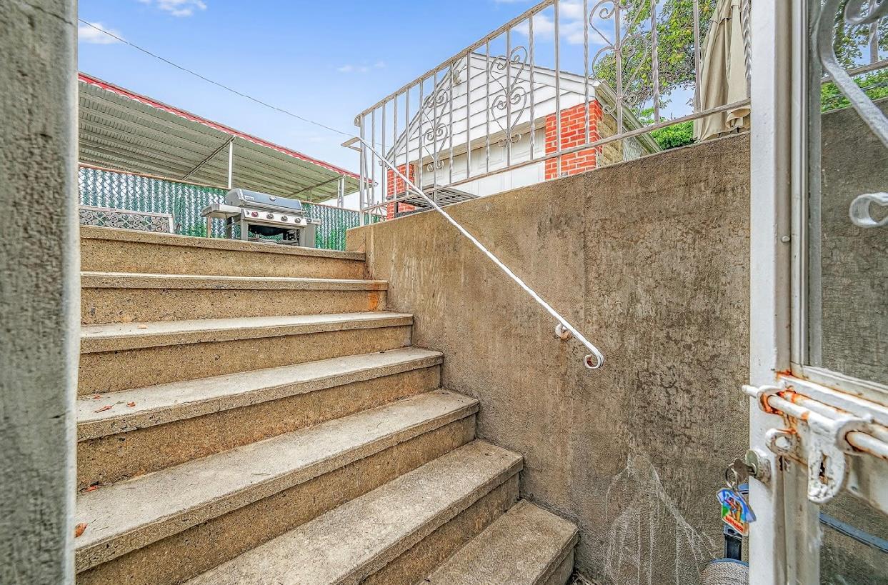 Single Family 190th Queens, NY 11365, MLS-894858-30