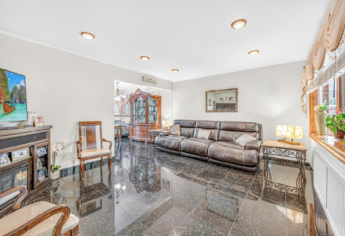 Single Family 190th Queens, NY 11365, MLS-894858-4