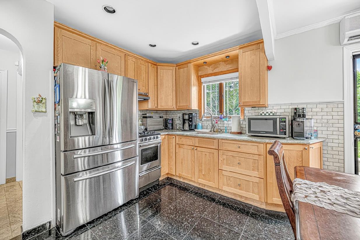 Single Family 190th Queens, NY 11365, MLS-894858-8