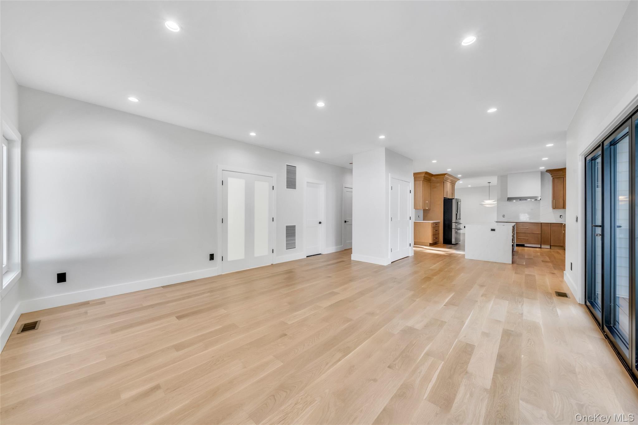 Single Family Meadow Suffolk County, NY 11754, MLS-894965-16