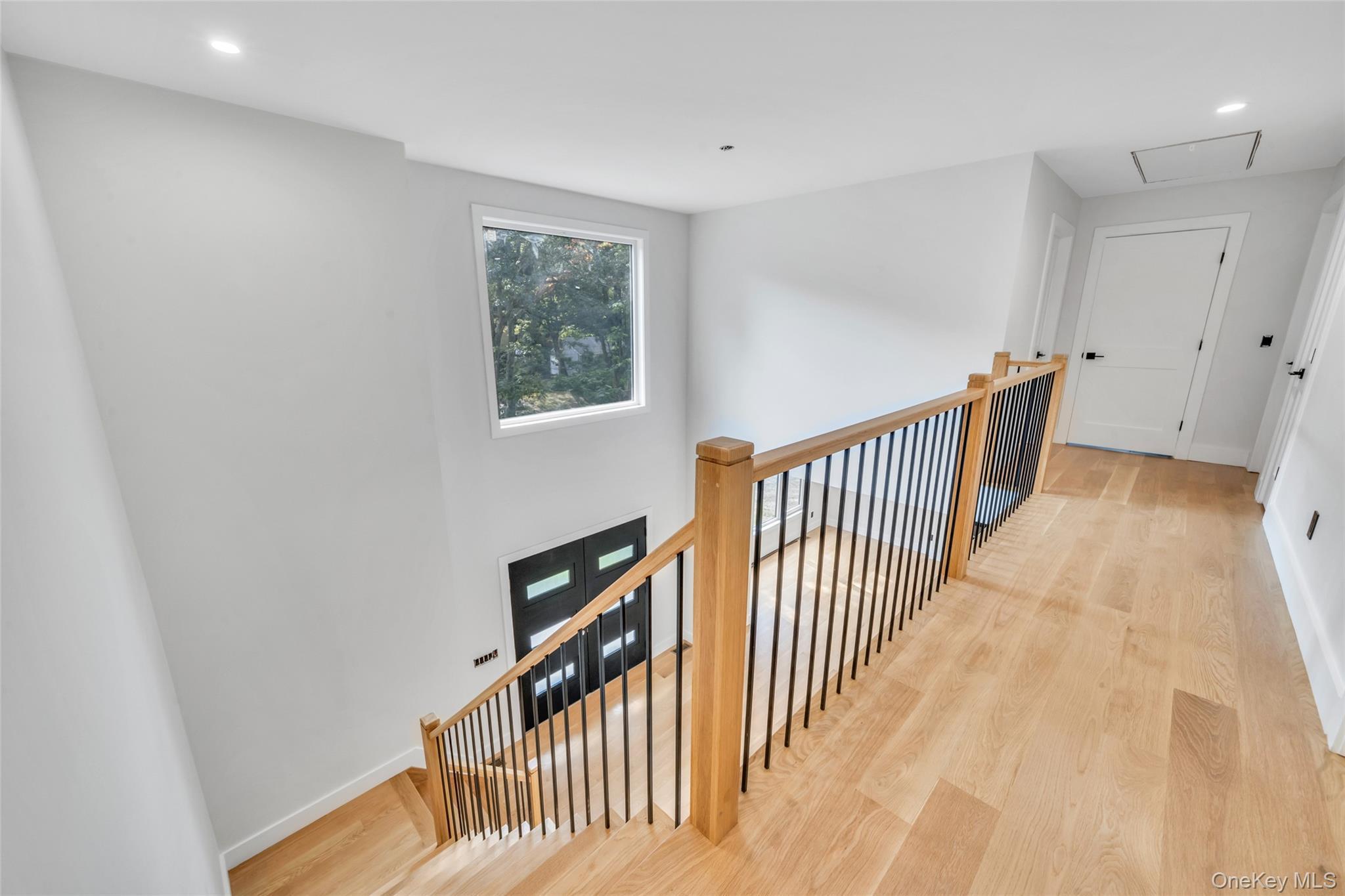 Single Family Meadow Suffolk County, NY 11754, MLS-894965-25