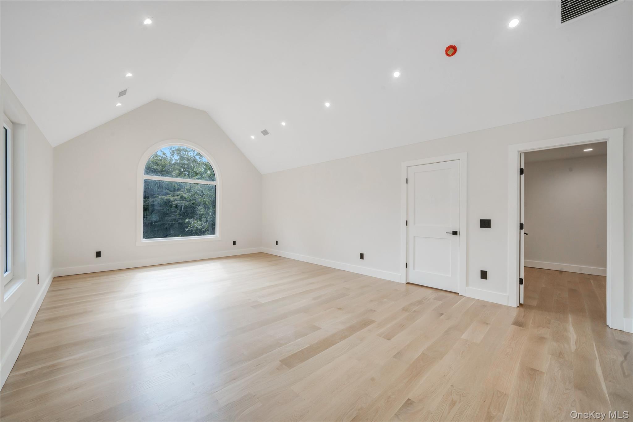 Single Family Meadow Suffolk County, NY 11754, MLS-894965-28