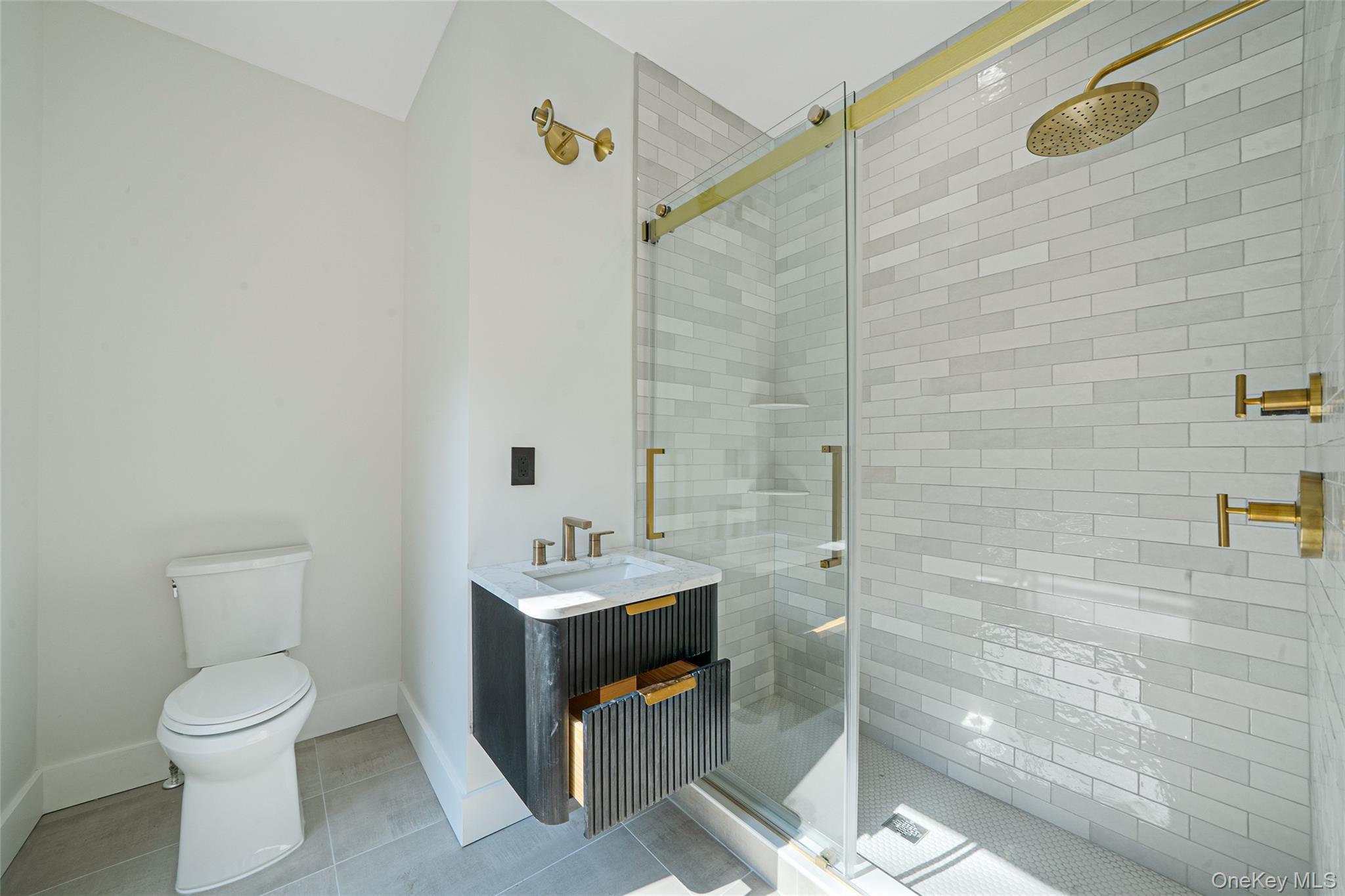 Single Family Meadow Suffolk County, NY 11754, MLS-894965-35